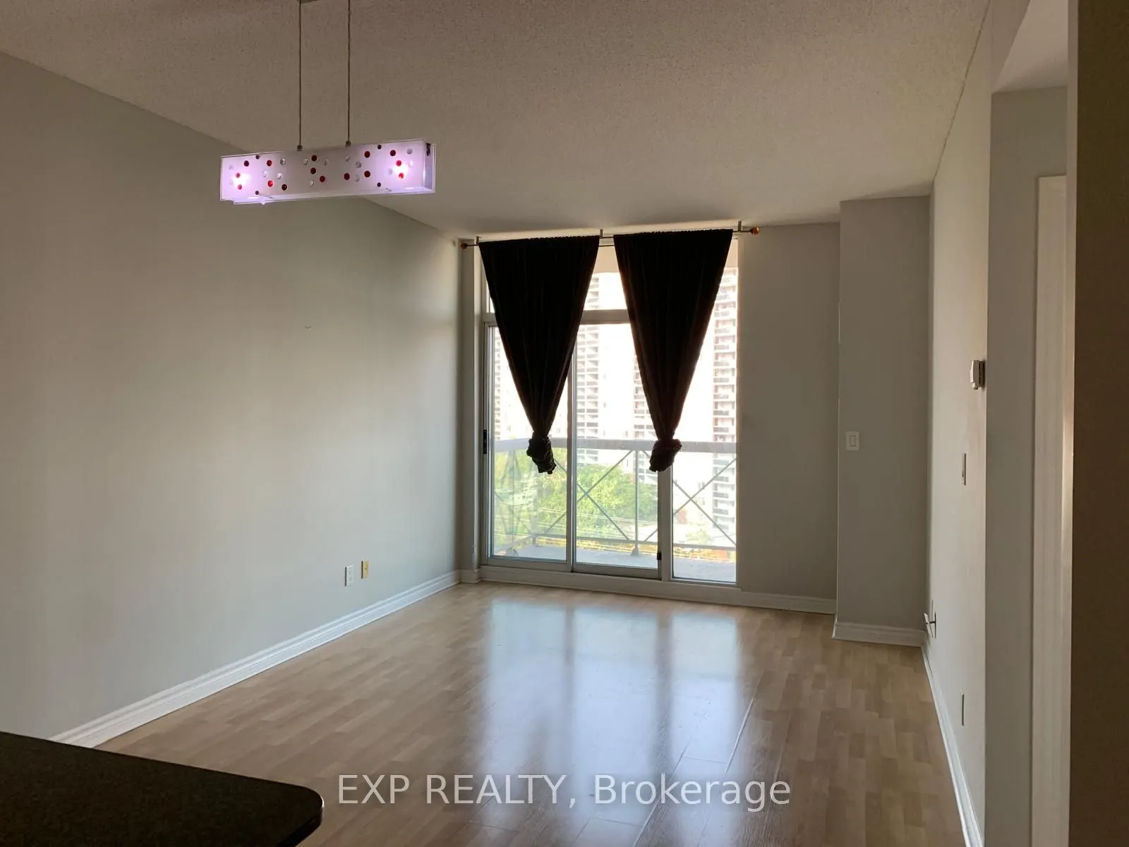 1359 Rathburn Road E, #904