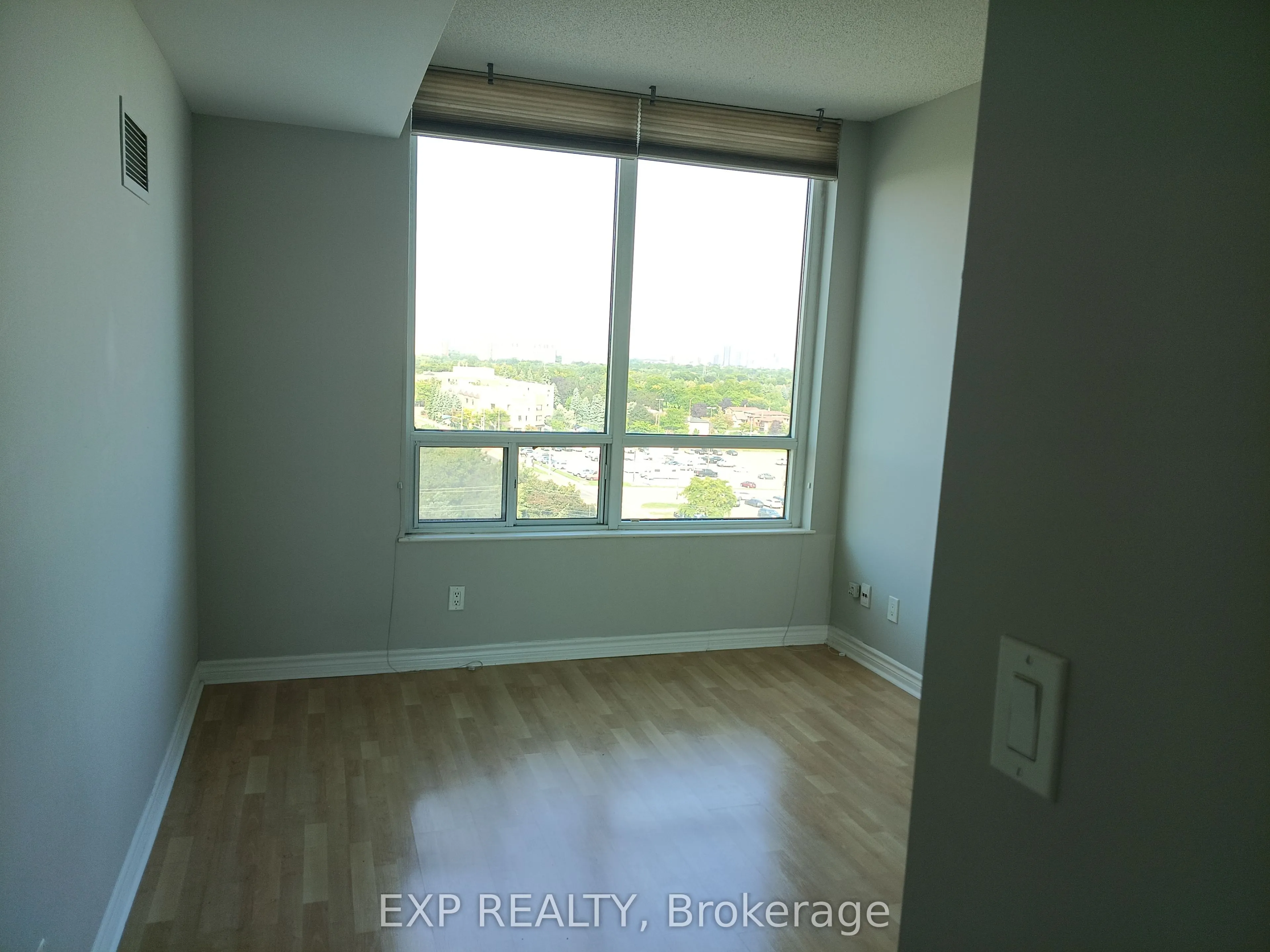 1359 Rathburn Road E, #904