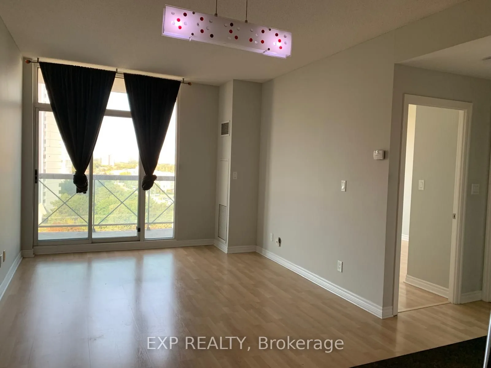 1359 Rathburn Road E, #904