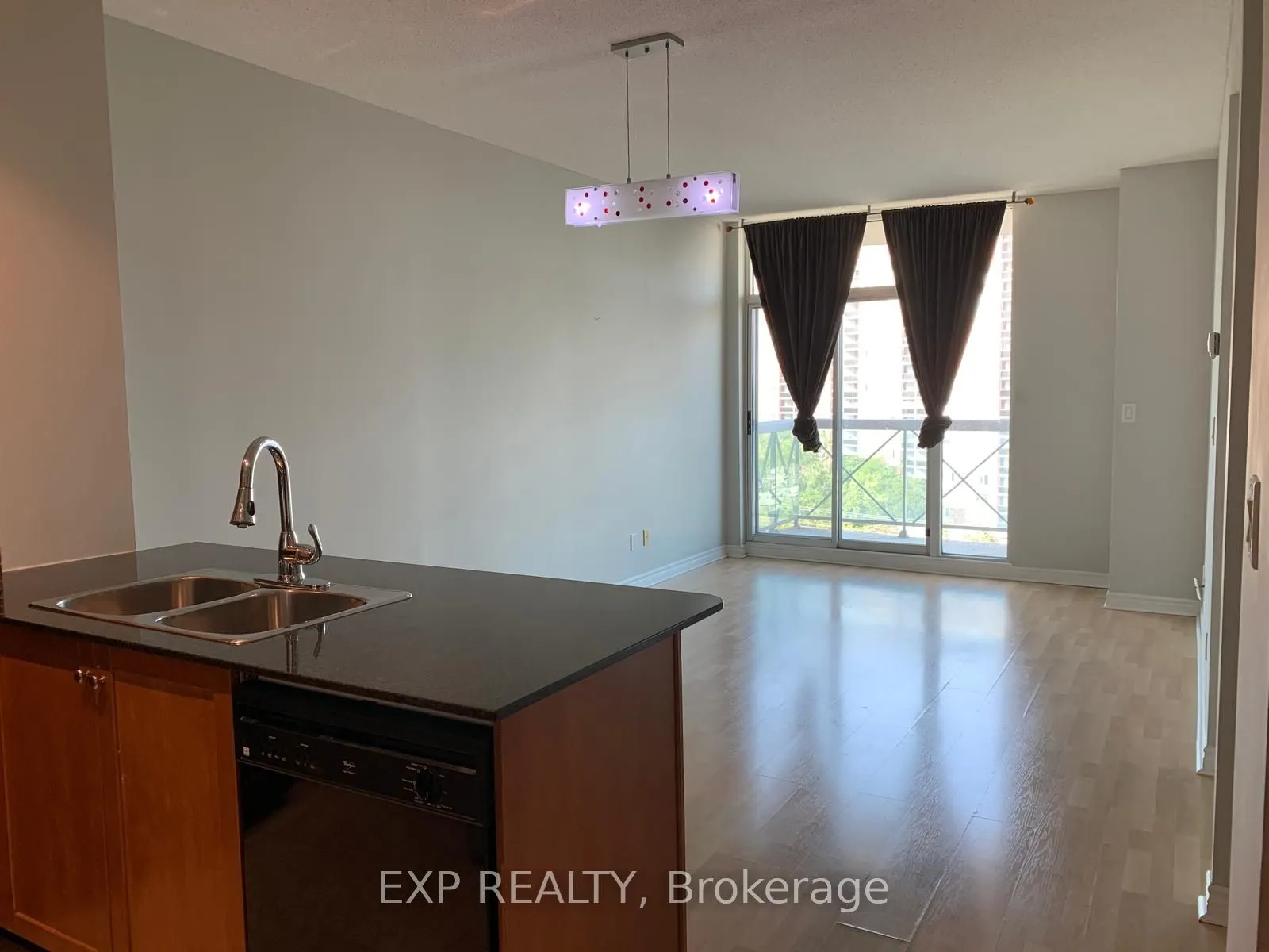 1359 Rathburn Road E, #904