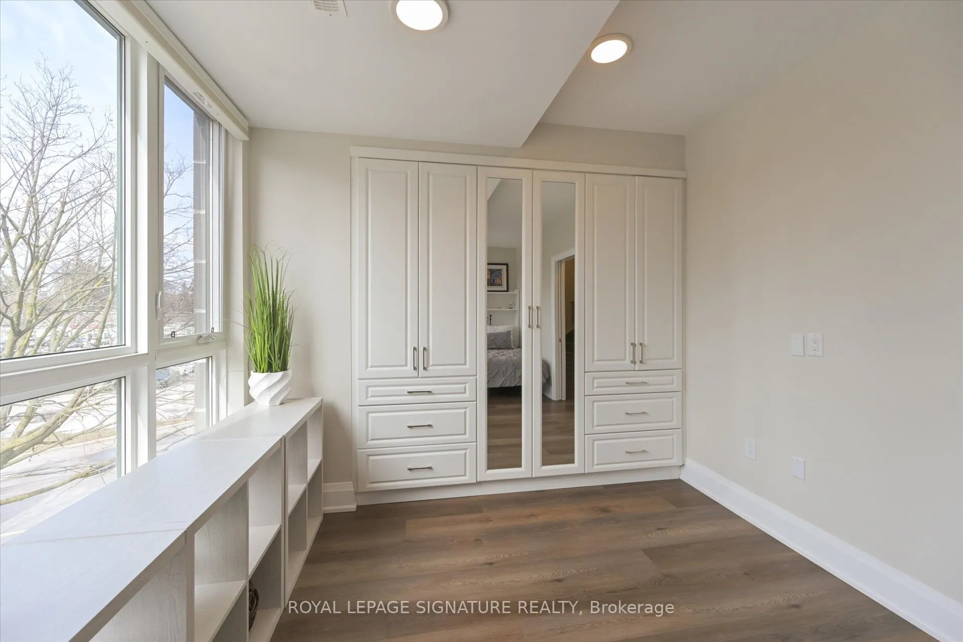 115 High Street W, #1