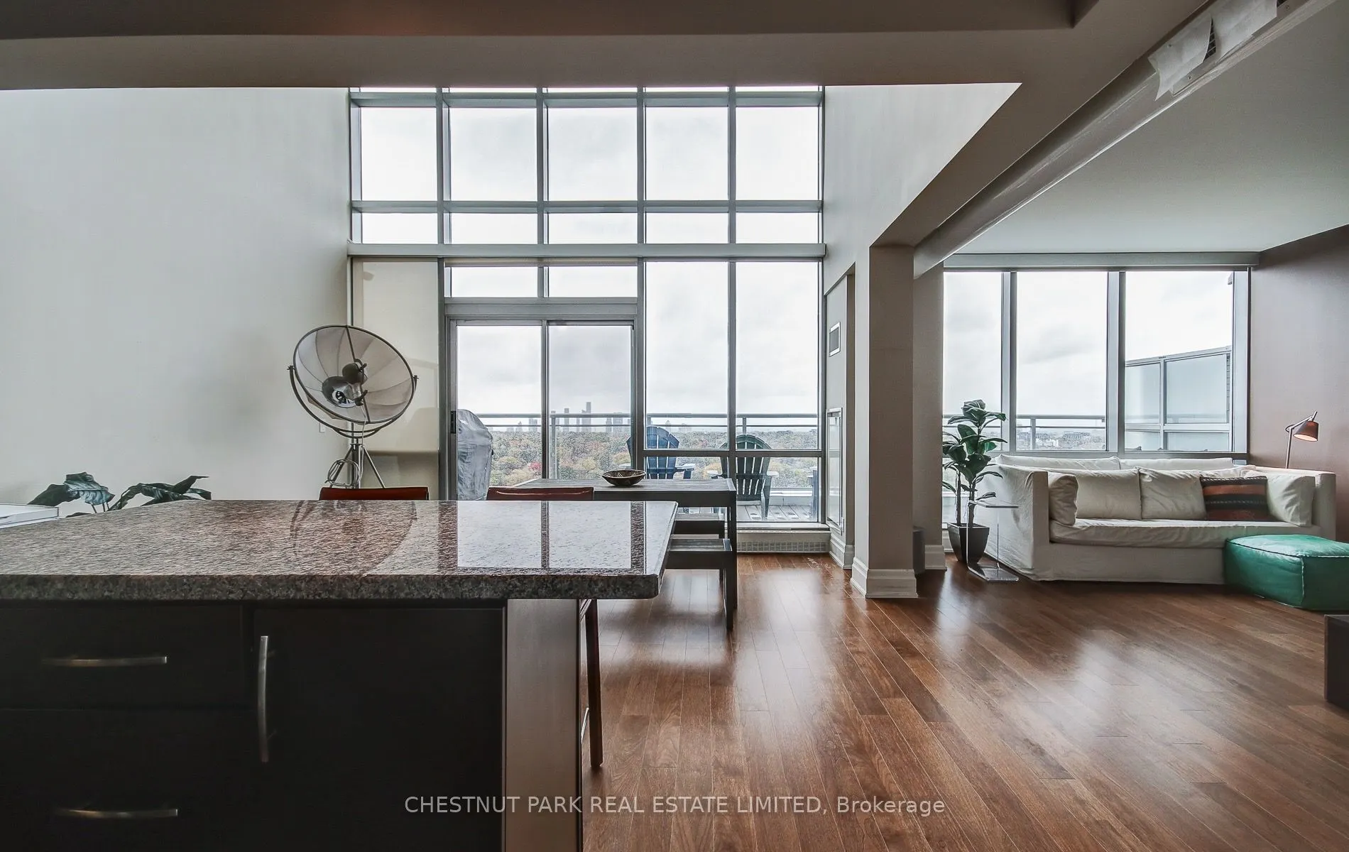 2 Fieldway Road, #PH 05