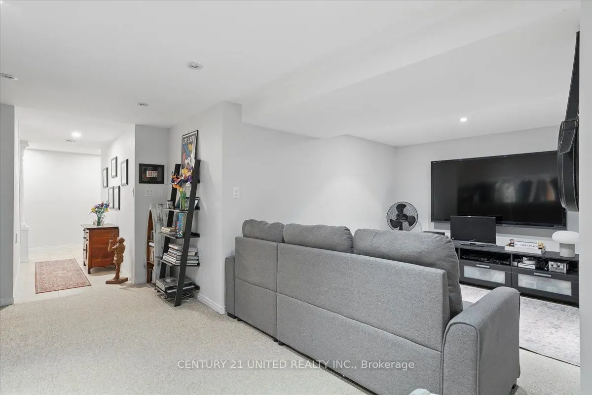 58 Heathcliffe Square, #58