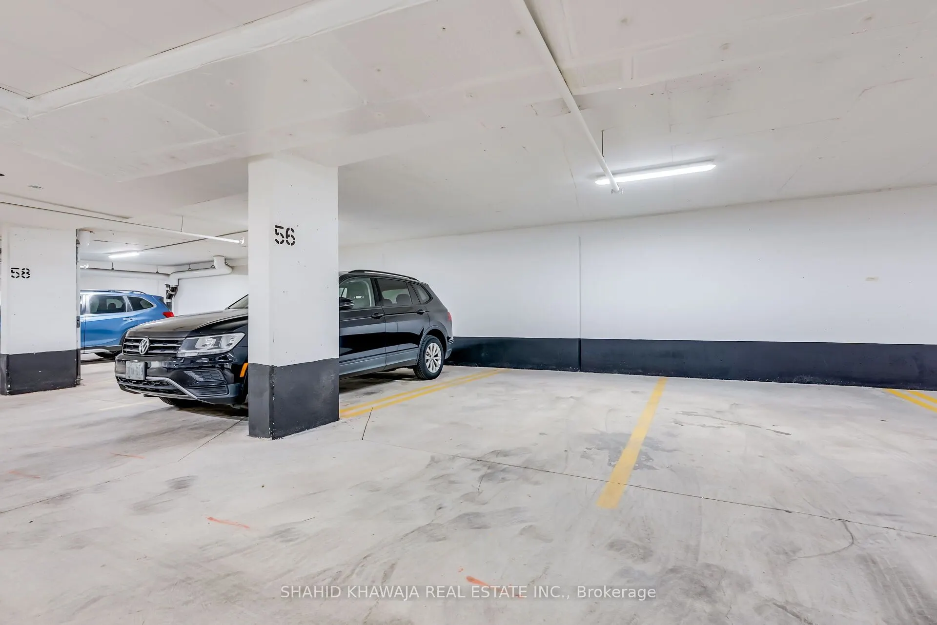 405 Dundas Street W, #104