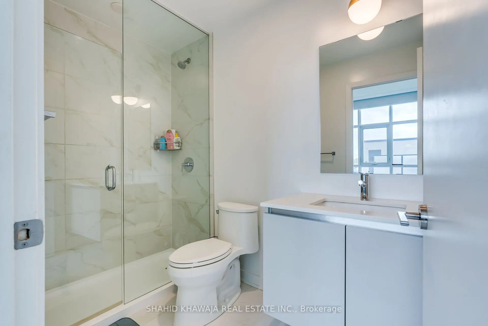 405 Dundas Street W, #104