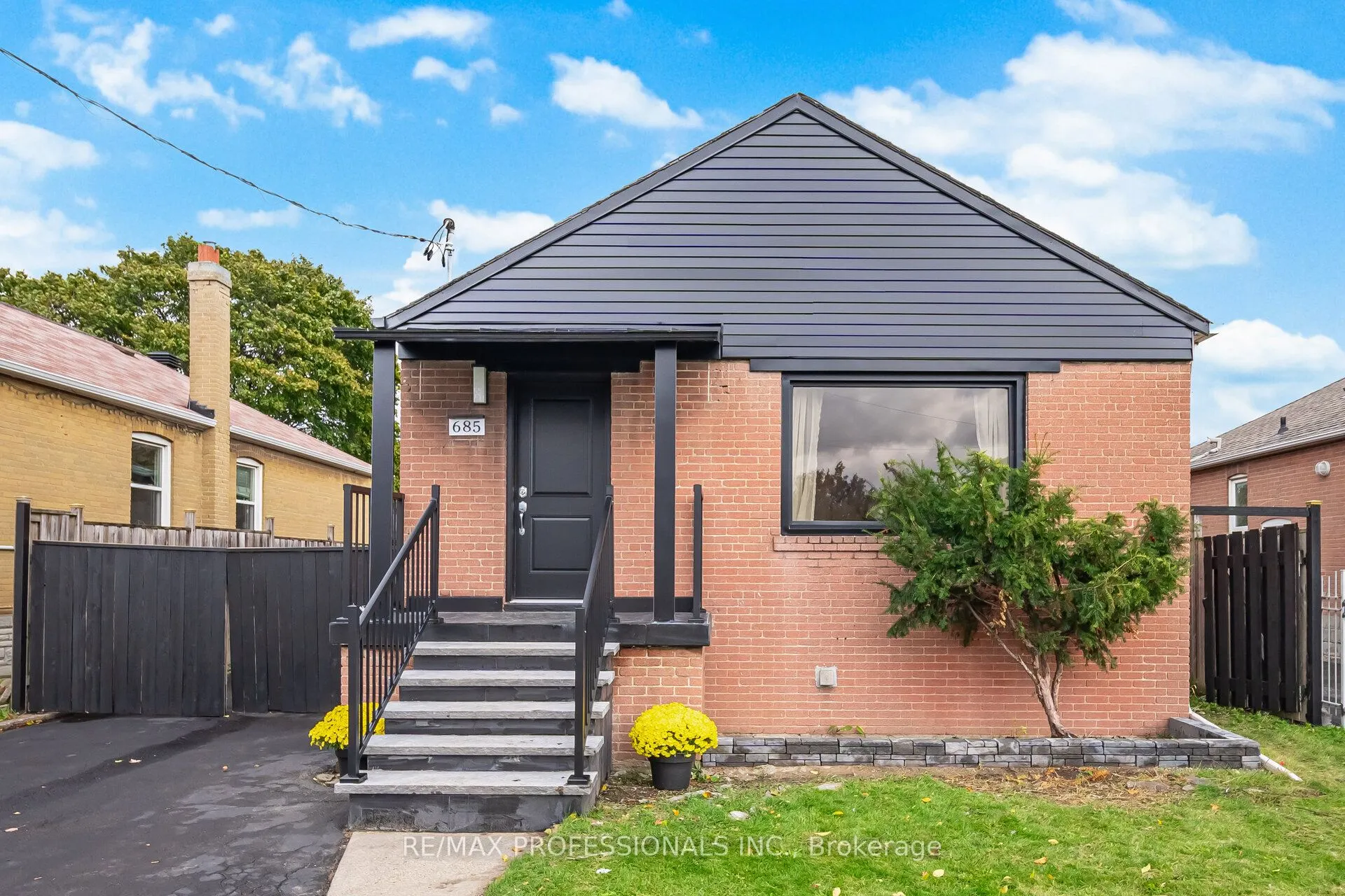 685 Kipling Avenue