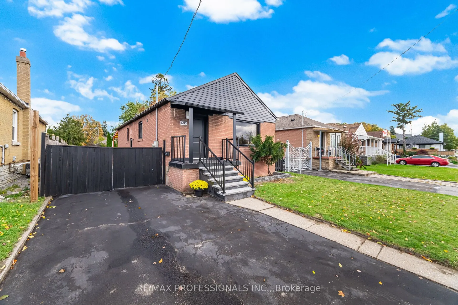 685 Kipling Avenue
