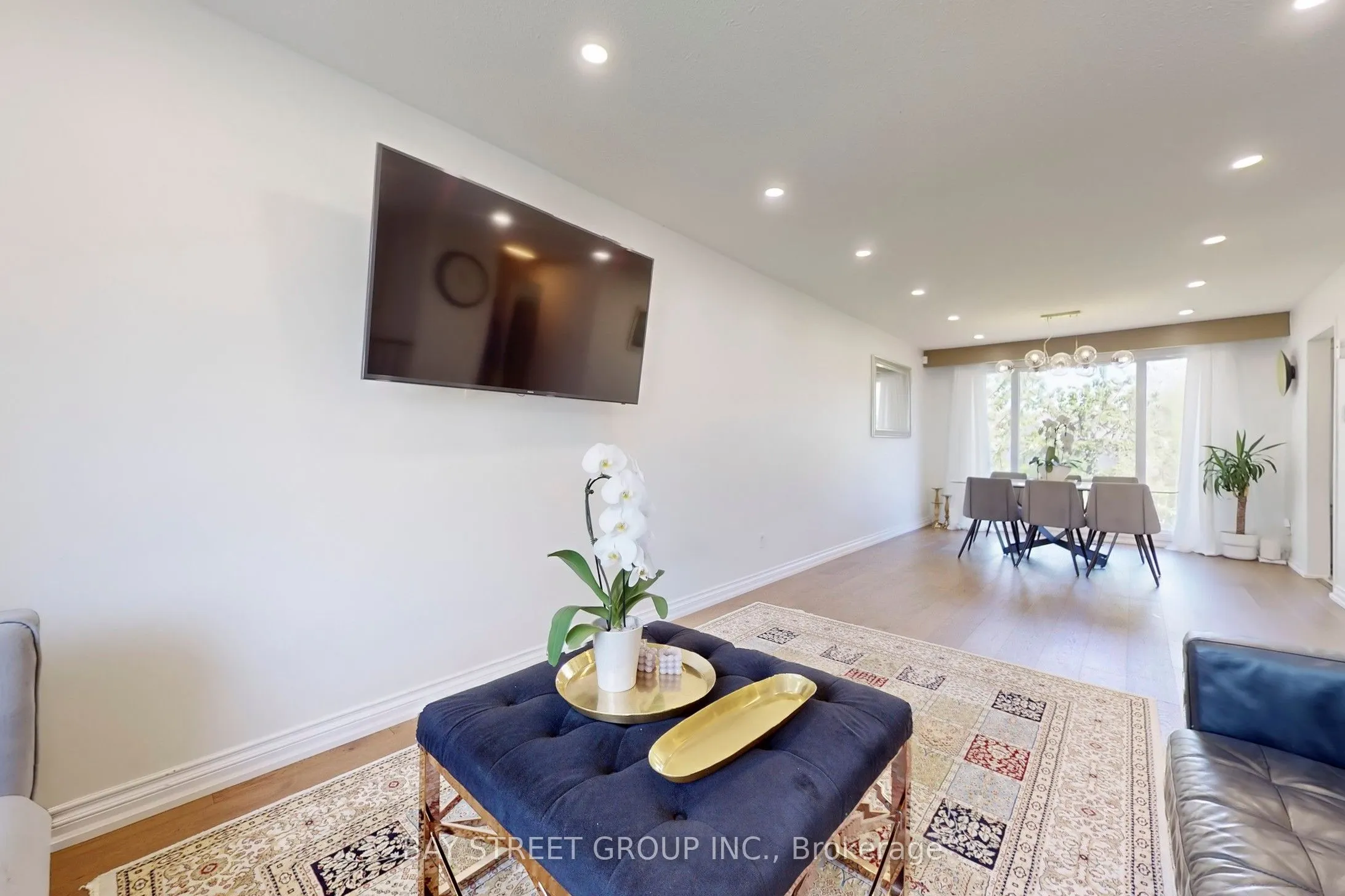 6119 Wabukayne Court