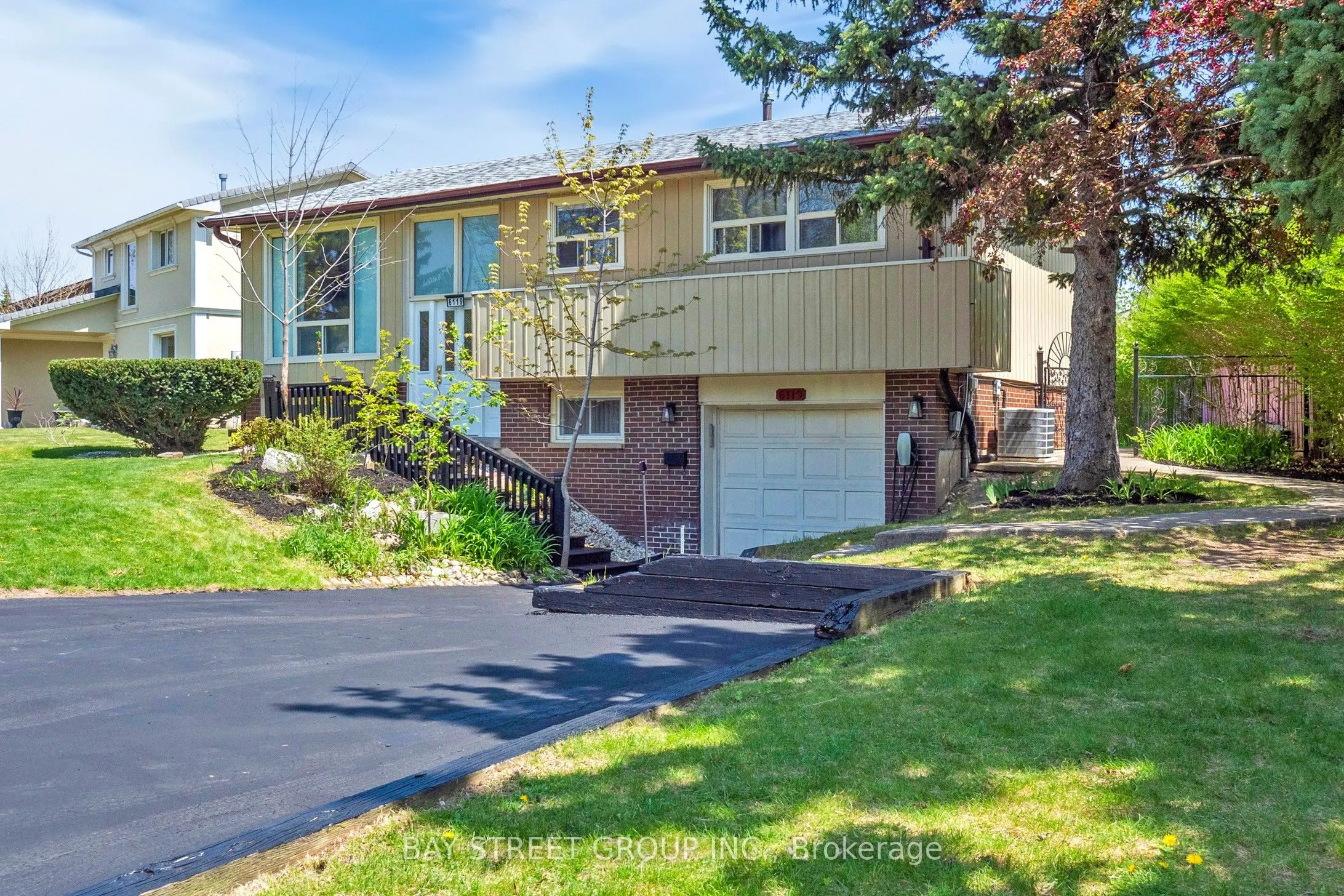 6119 Wabukayne Court