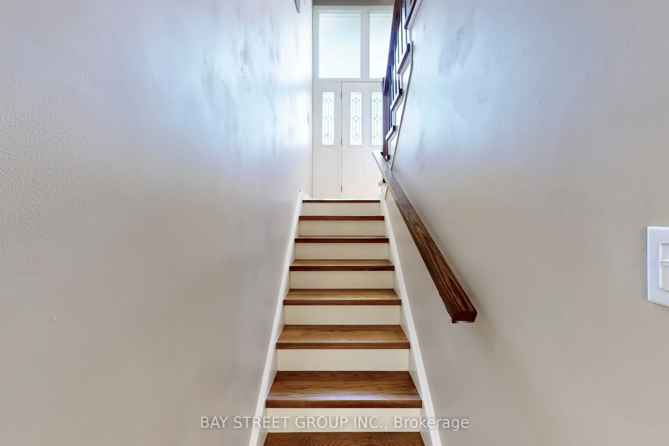 6119 Wabukayne Court