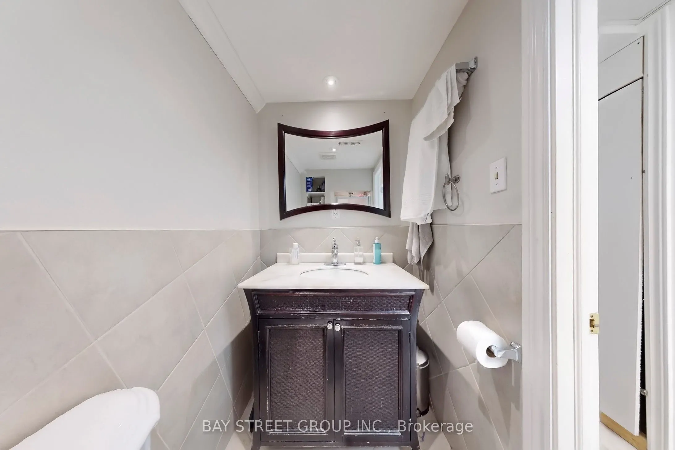 6119 Wabukayne Court