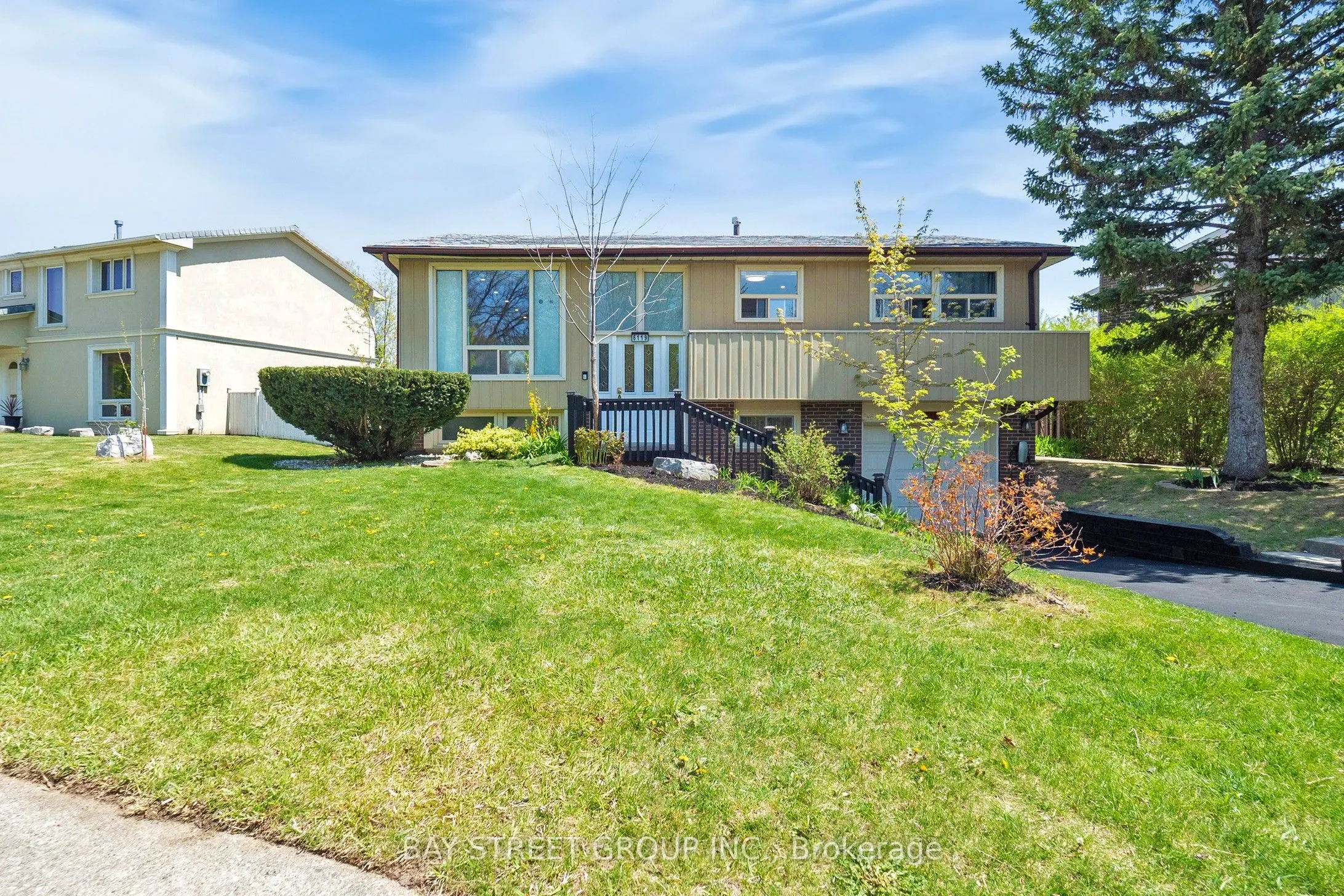 6119 Wabukayne Court