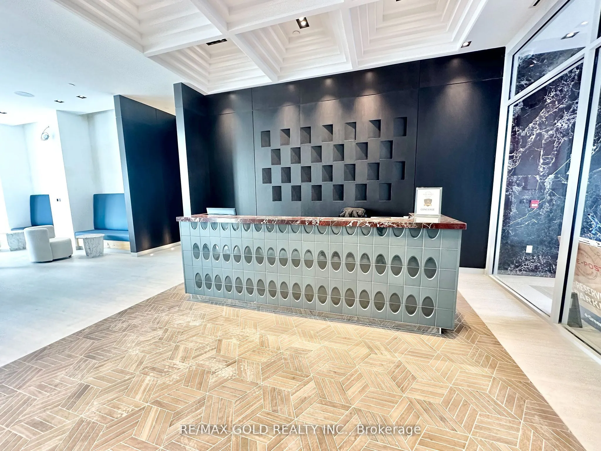 412 Silver Maple Road, #403