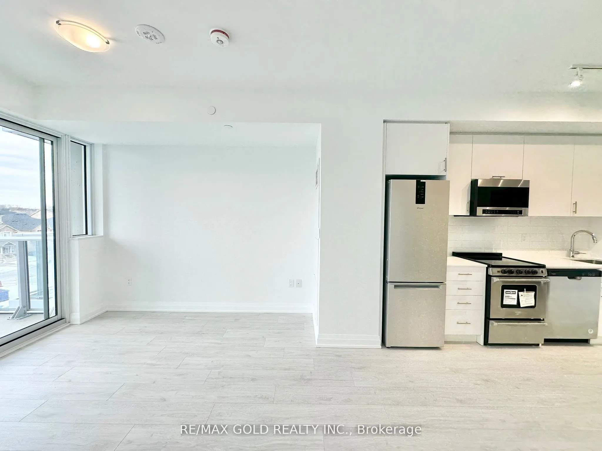 412 Silver Maple Road, #403