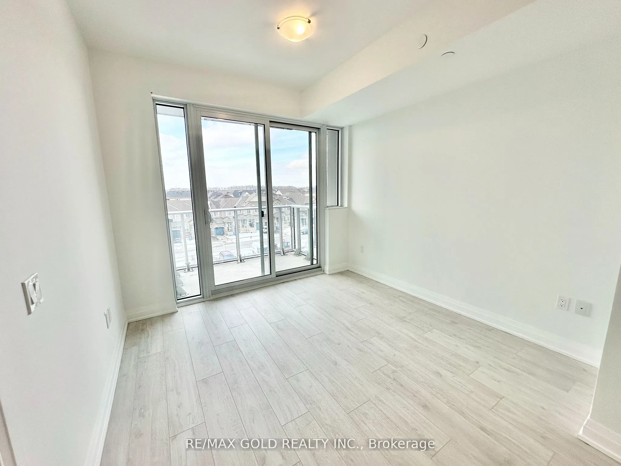 412 Silver Maple Road, #403