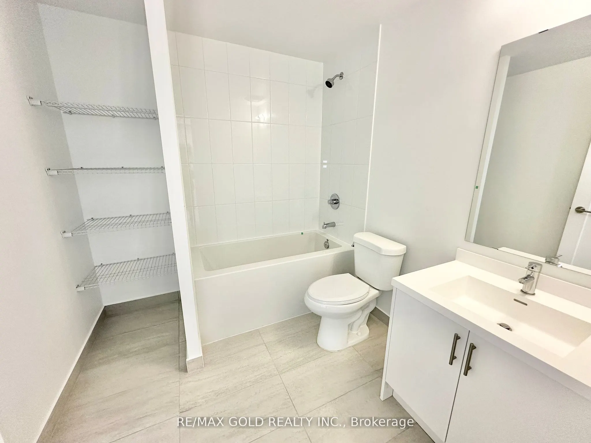 412 Silver Maple Road, #403