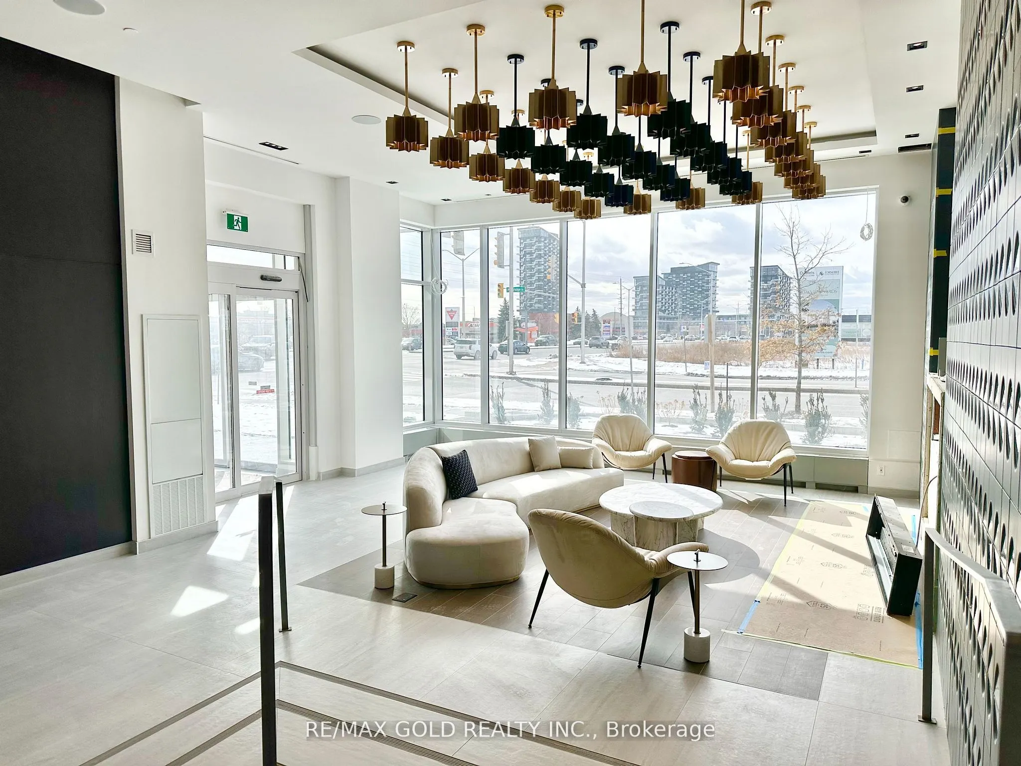 412 Silver Maple Road, #403