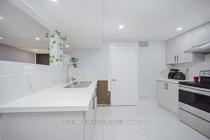 38 Hillpath Crescent