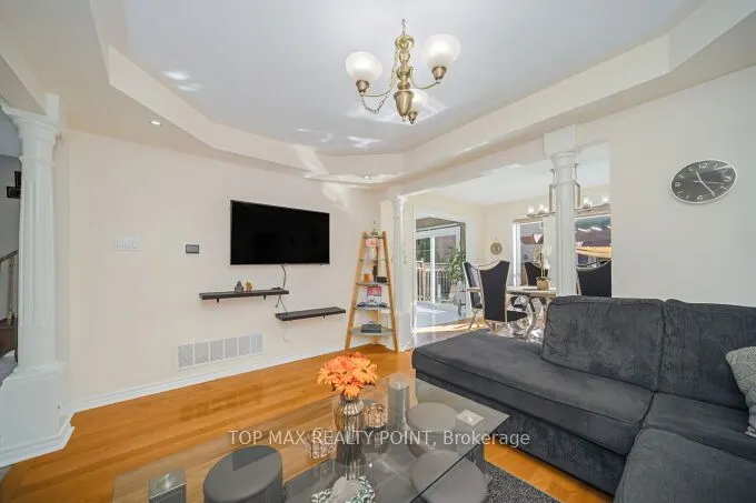 38 Hillpath Crescent