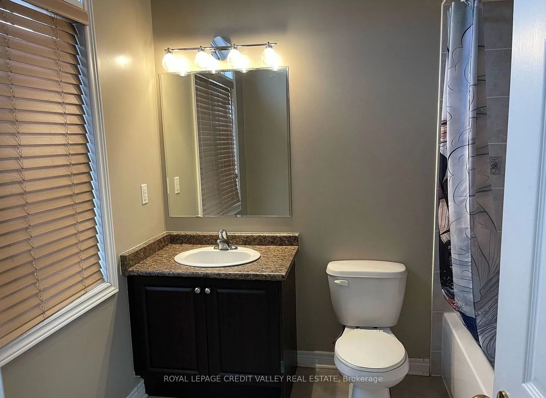 33 Fairlawn Boulevard