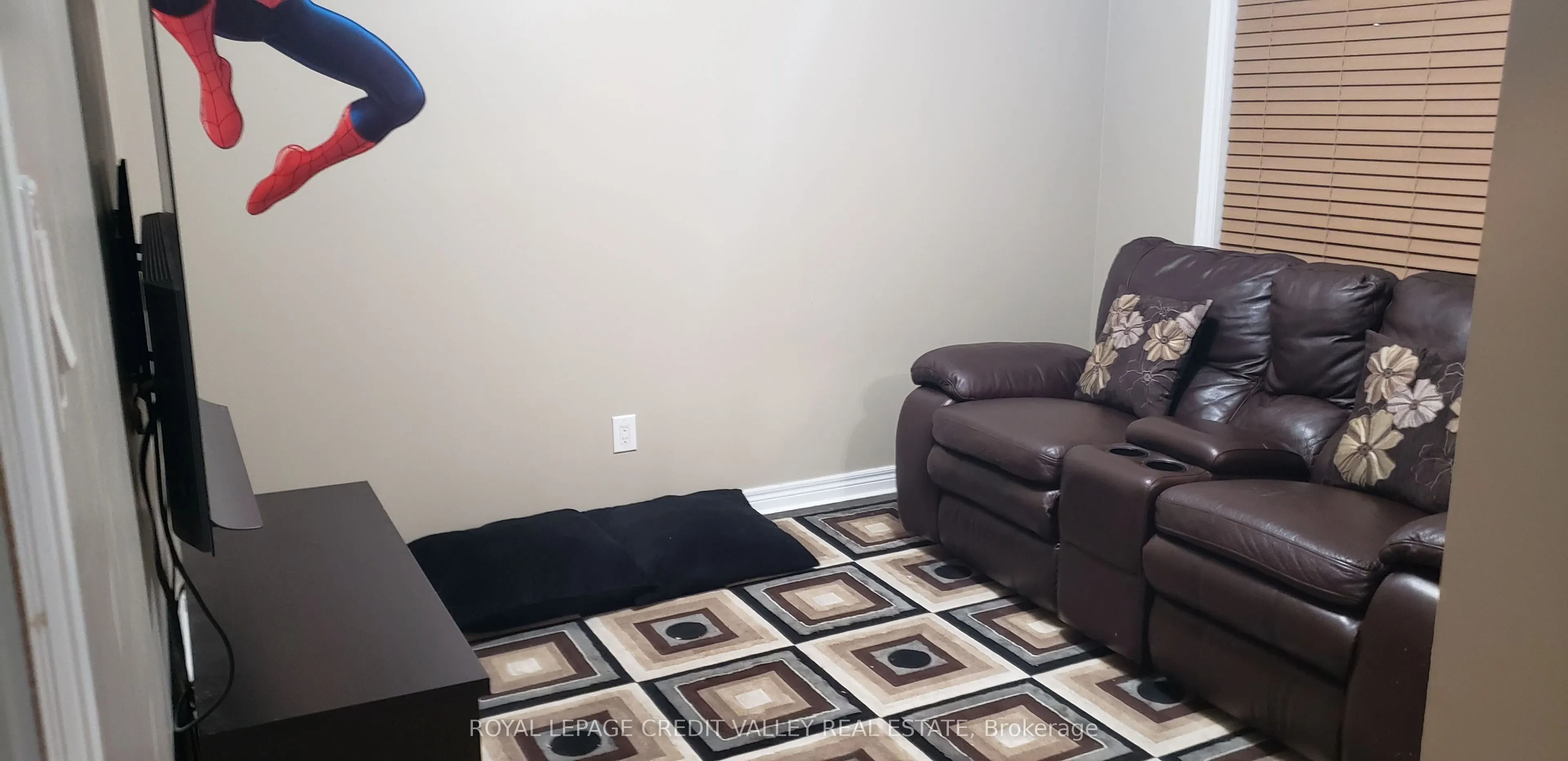 33 Fairlawn Boulevard