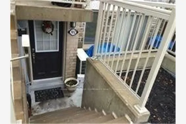 20 Foundry Avenue, #102