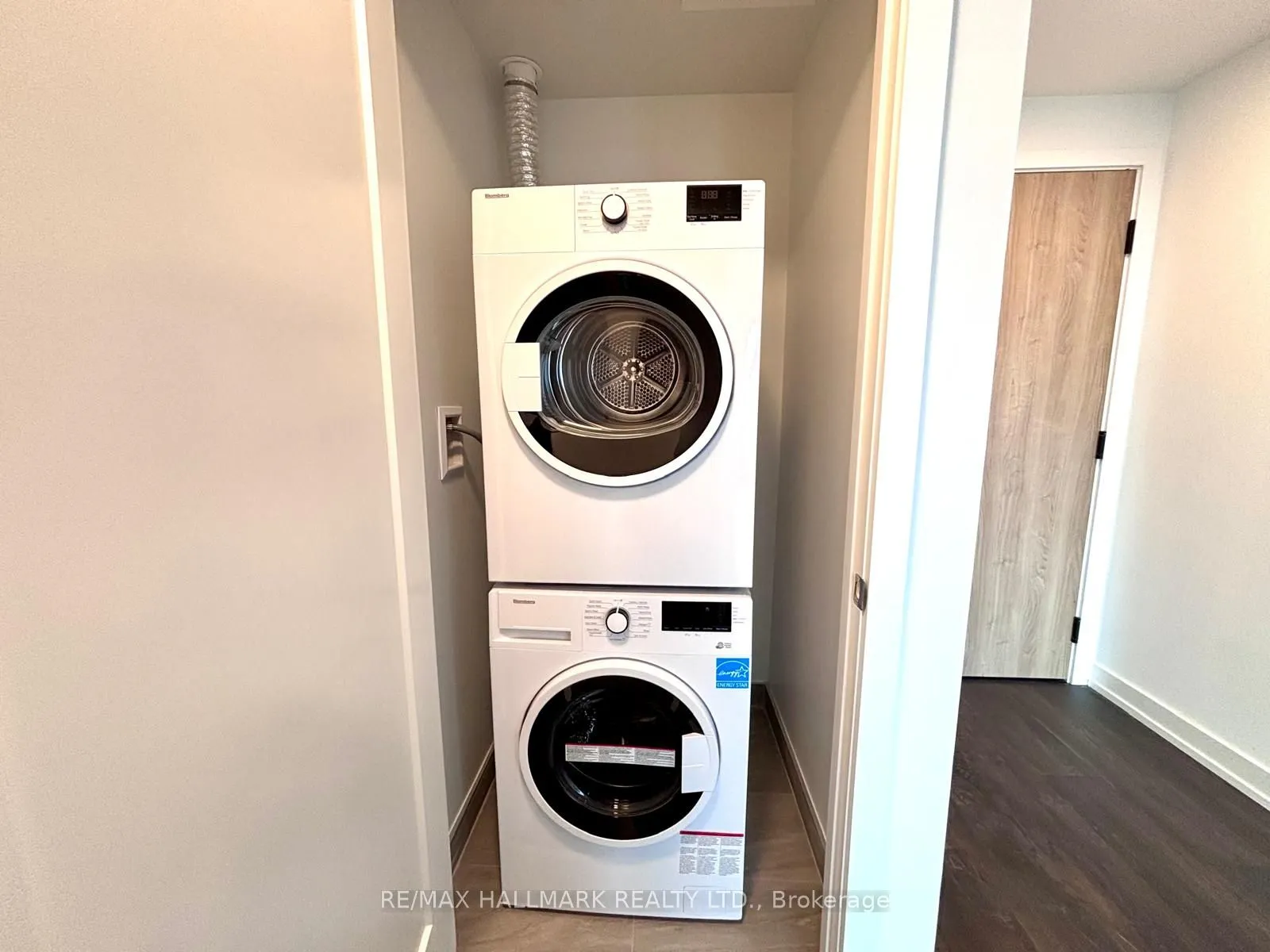 801 The Queensway, #809