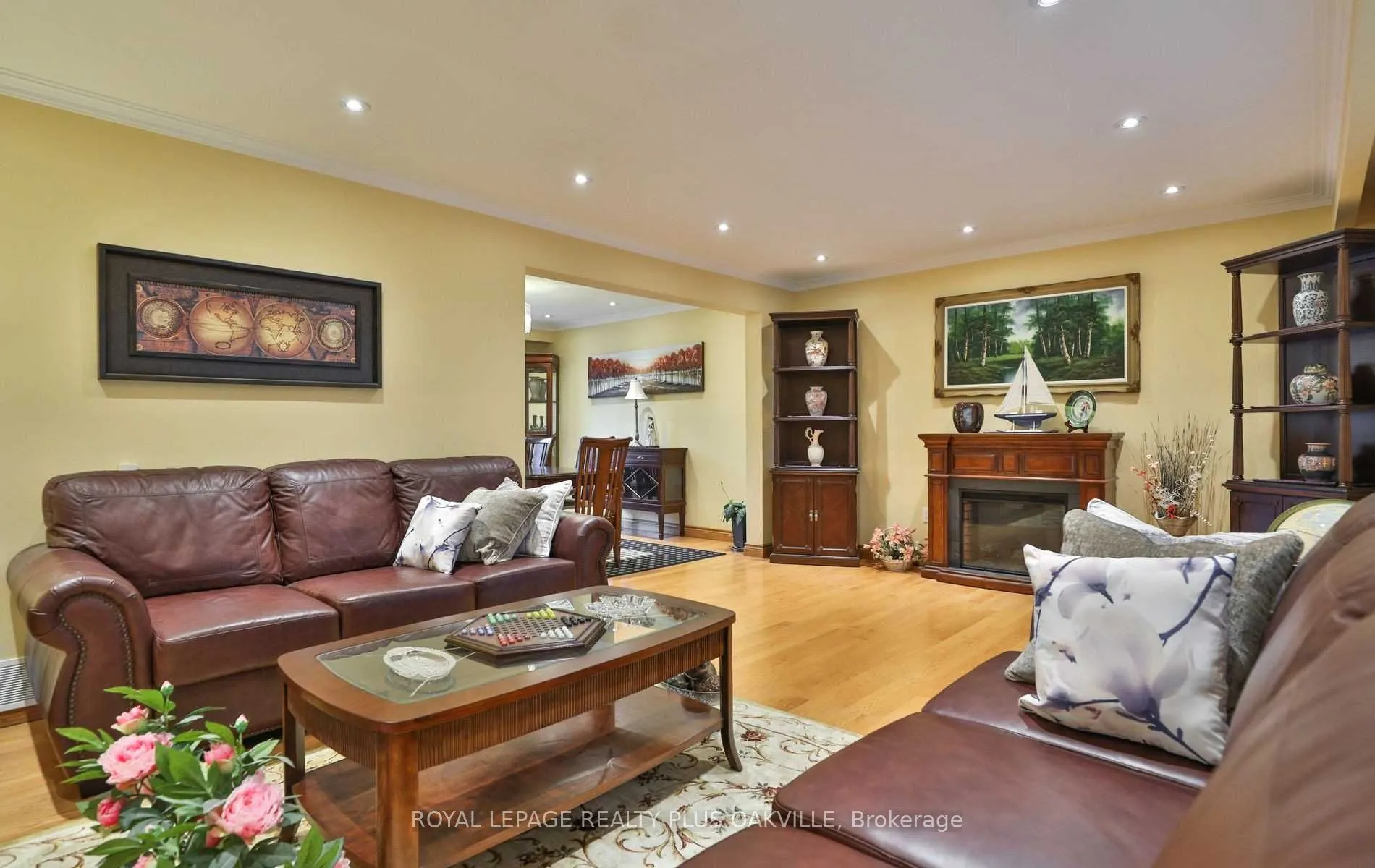 2100 Waycross Crescent