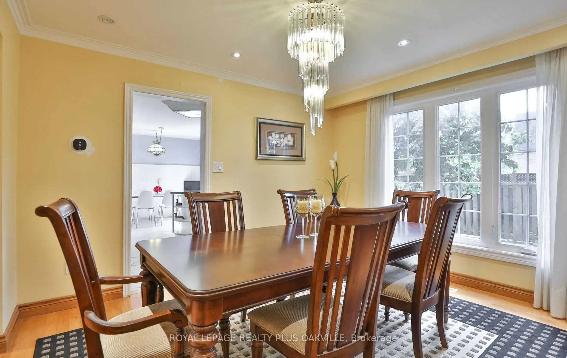 2100 Waycross Crescent