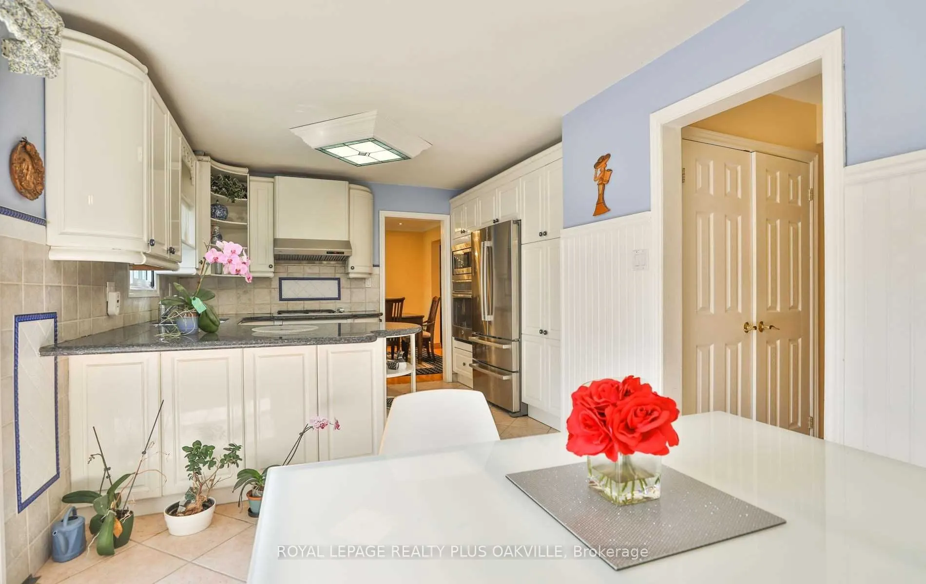 2100 Waycross Crescent