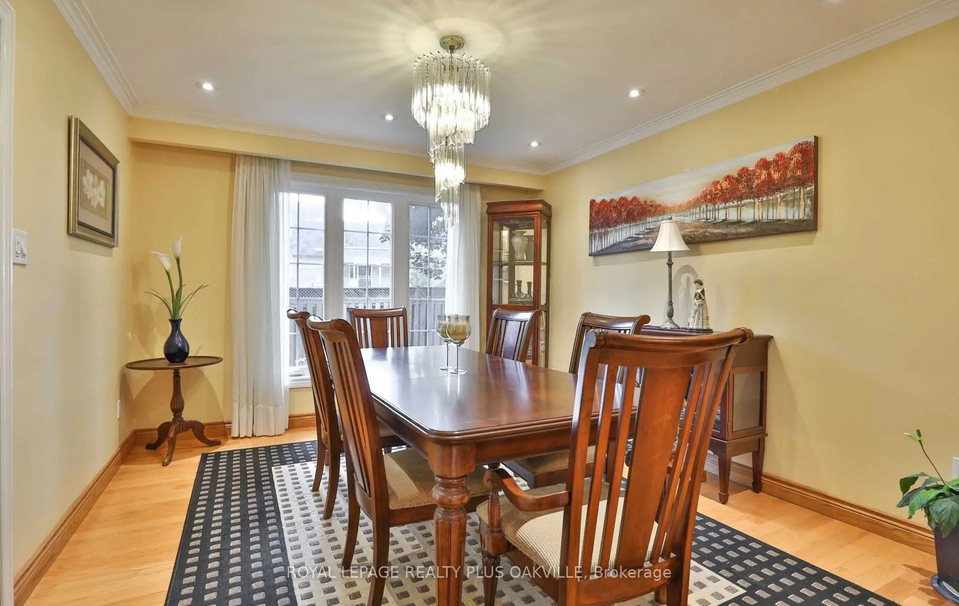 2100 Waycross Crescent