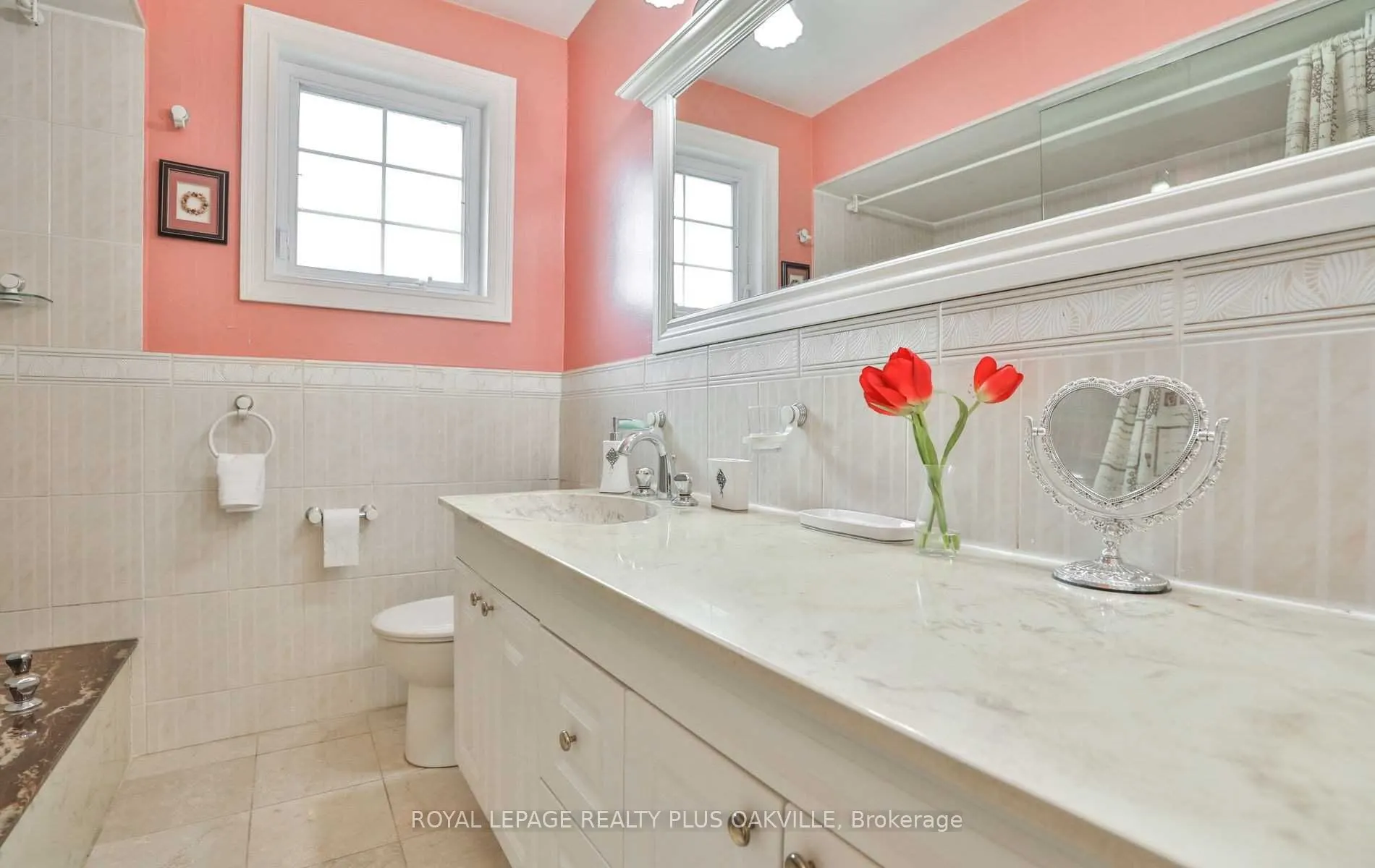 2100 Waycross Crescent