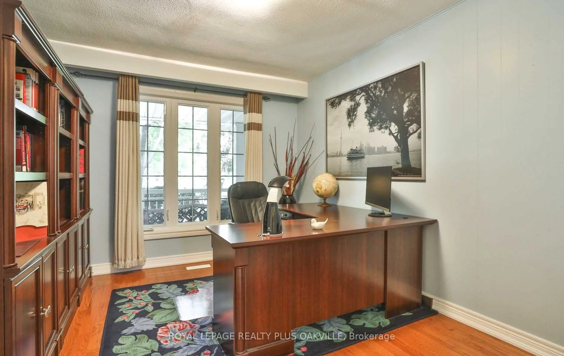 2100 Waycross Crescent