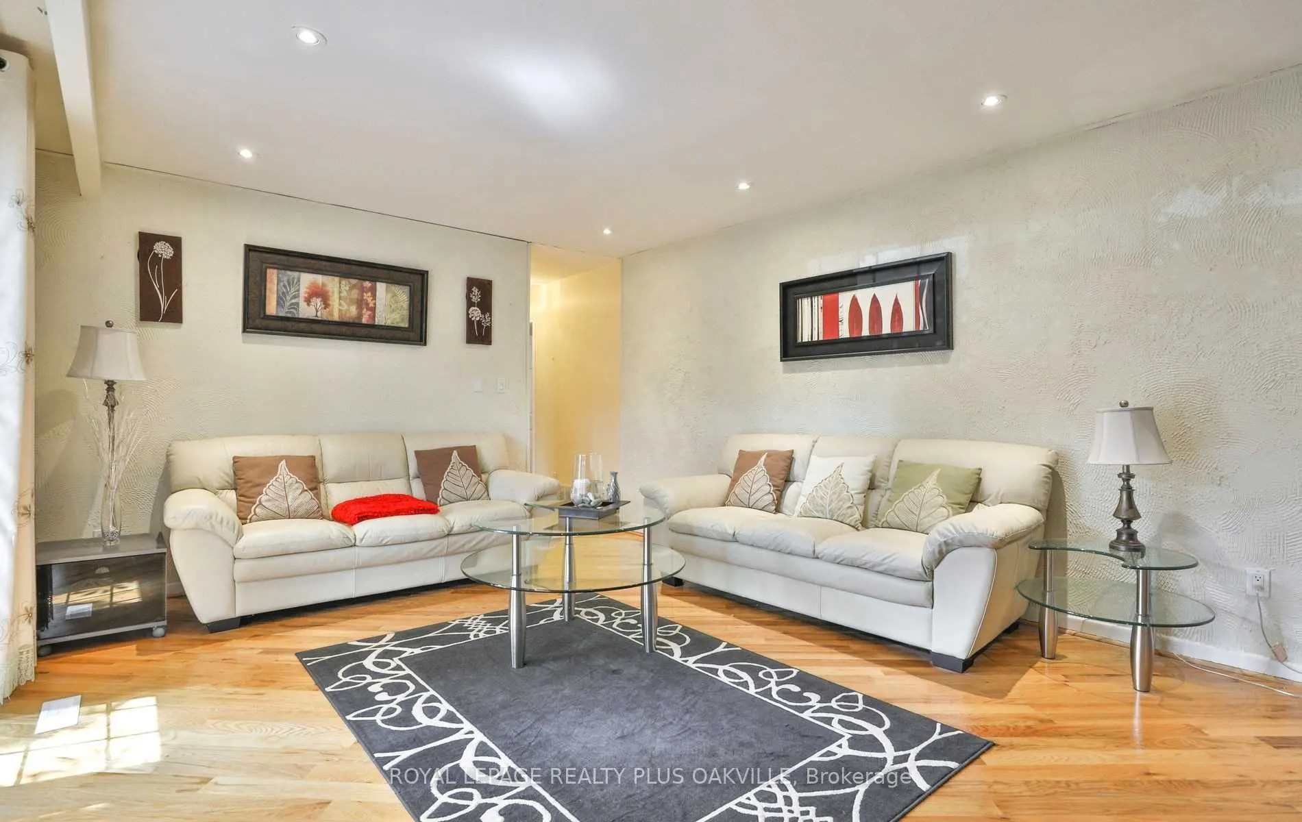 2100 Waycross Crescent