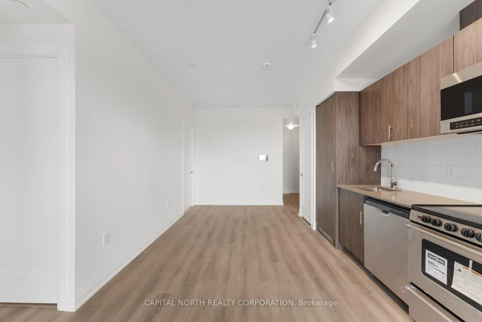 412 Silver Maple Road, #422