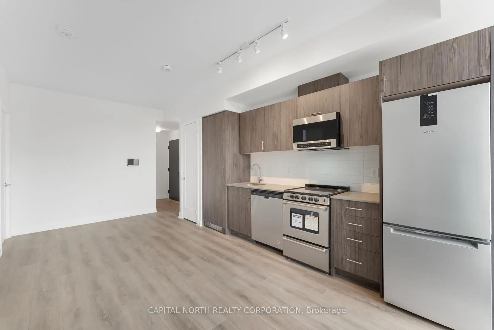 412 Silver Maple Road, #422