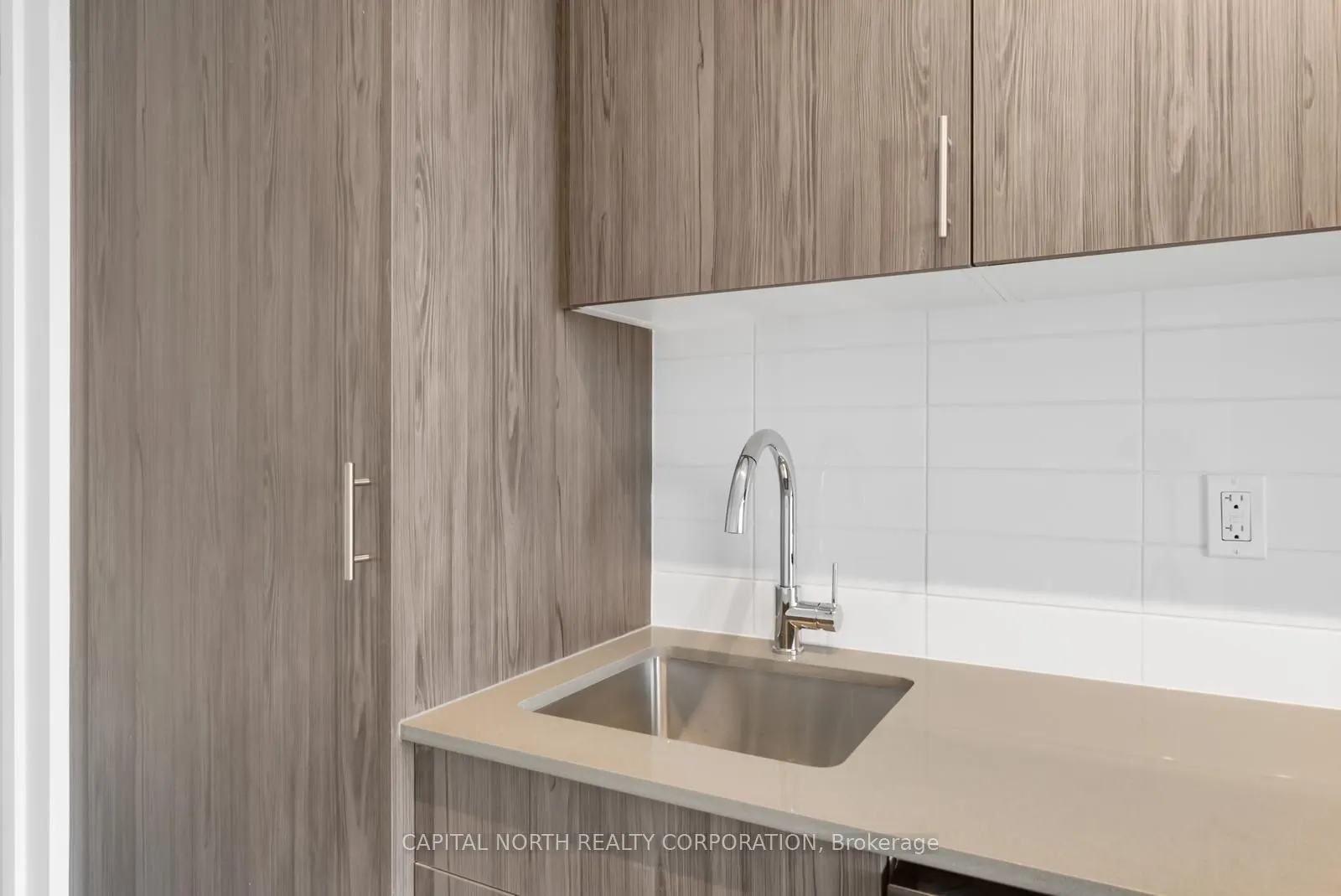 412 Silver Maple Road, #422