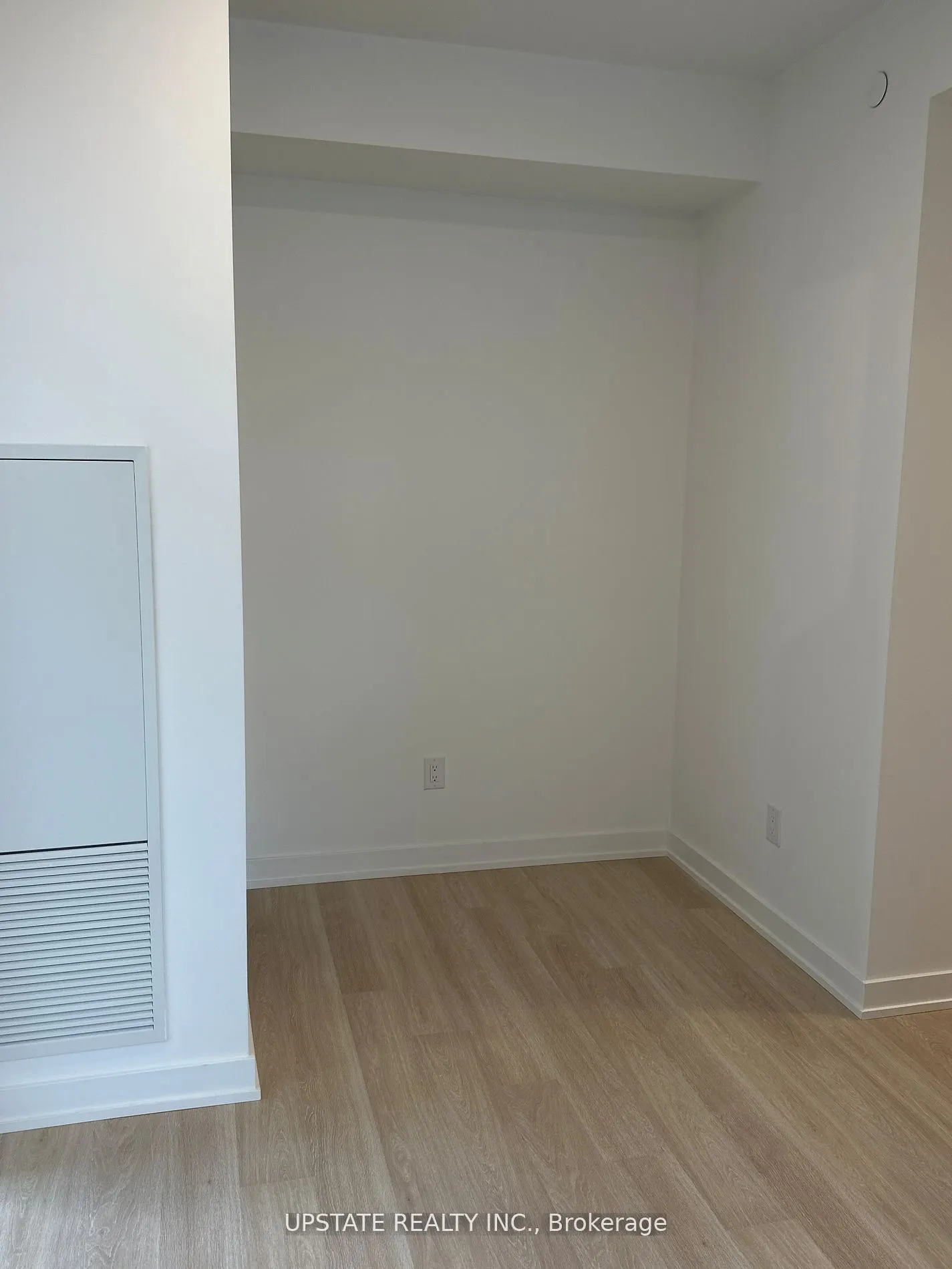 5105 Hurontario Street, #911