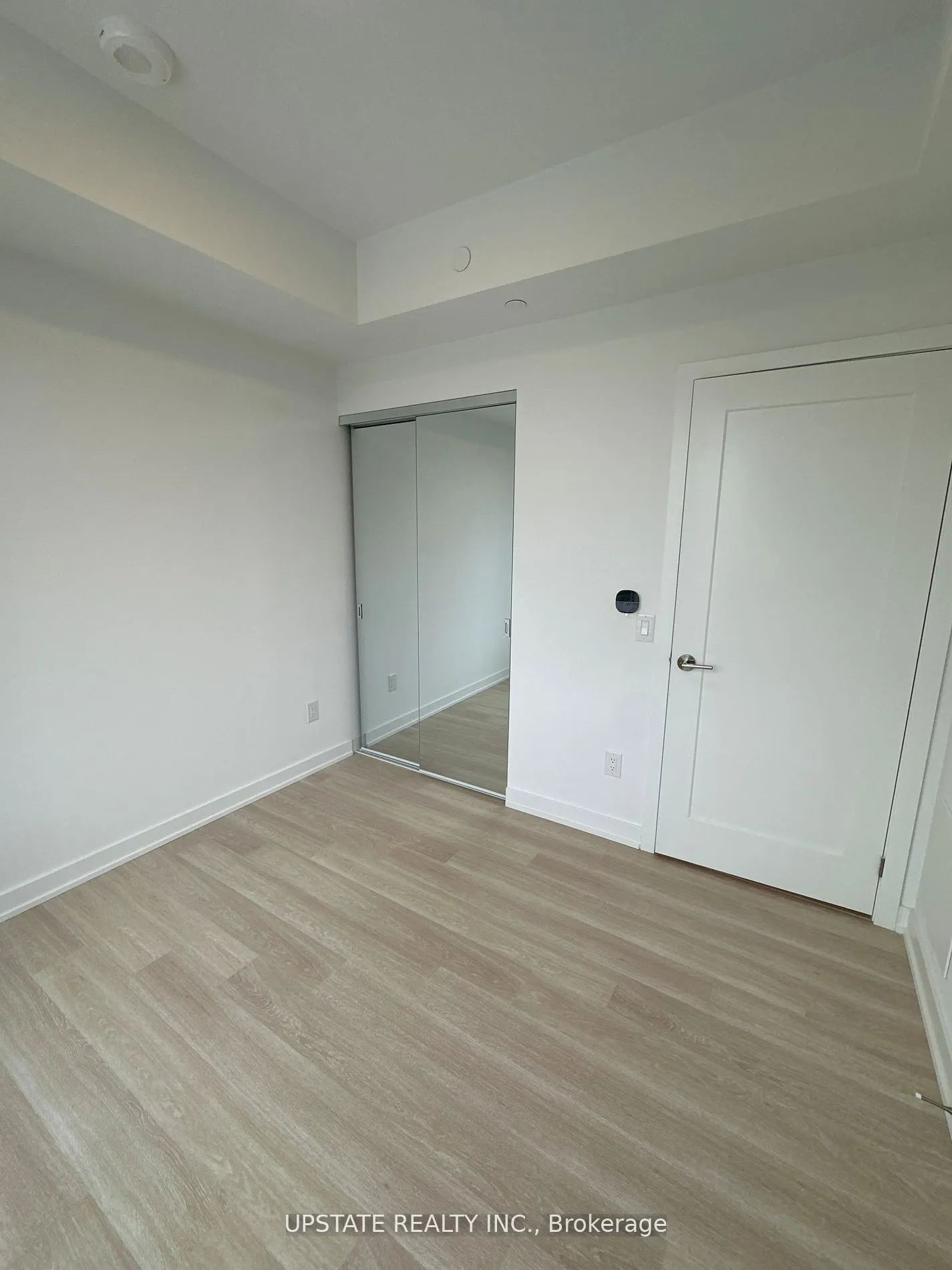 5105 Hurontario Street, #911