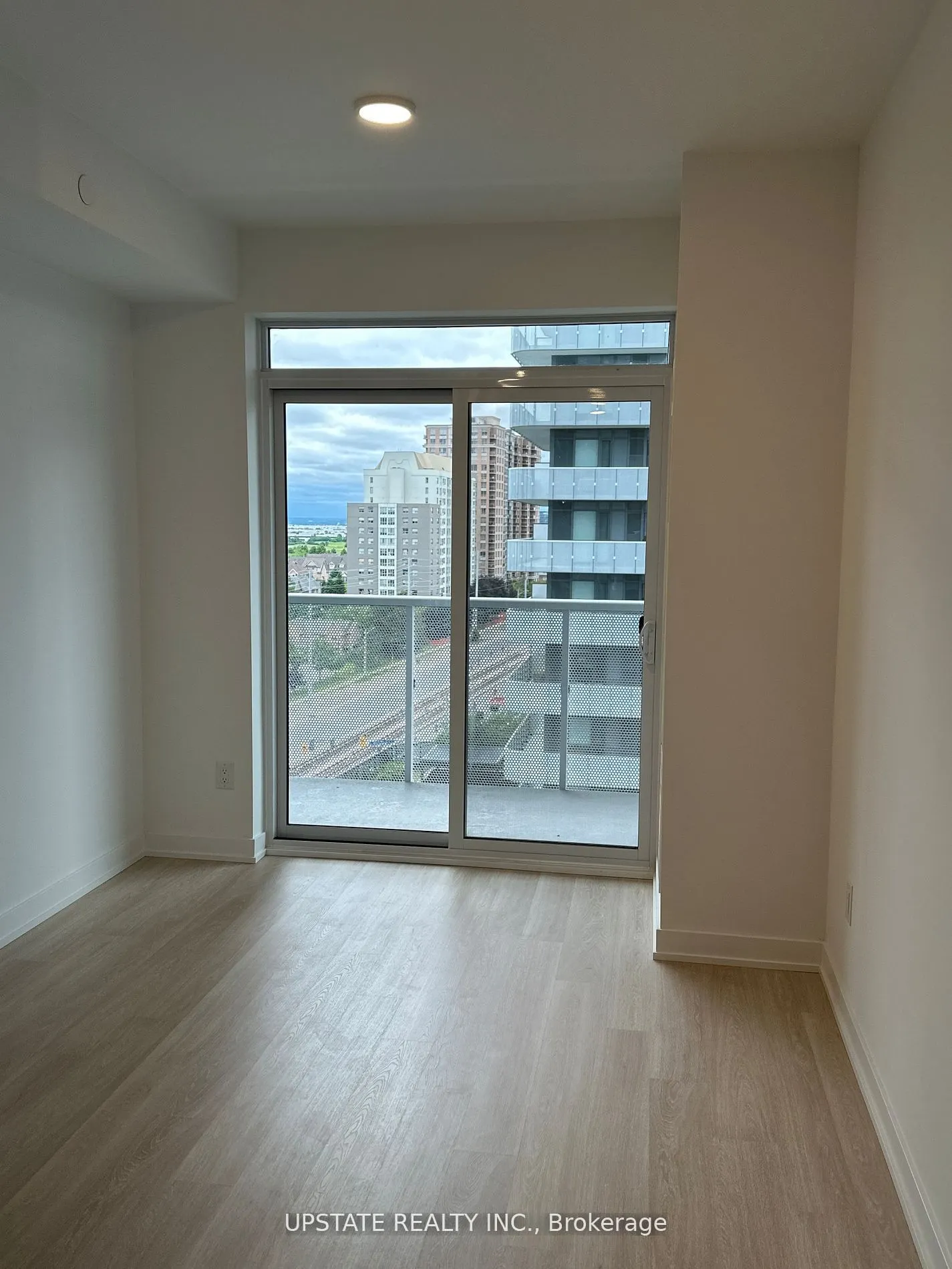 5105 Hurontario Street, #911