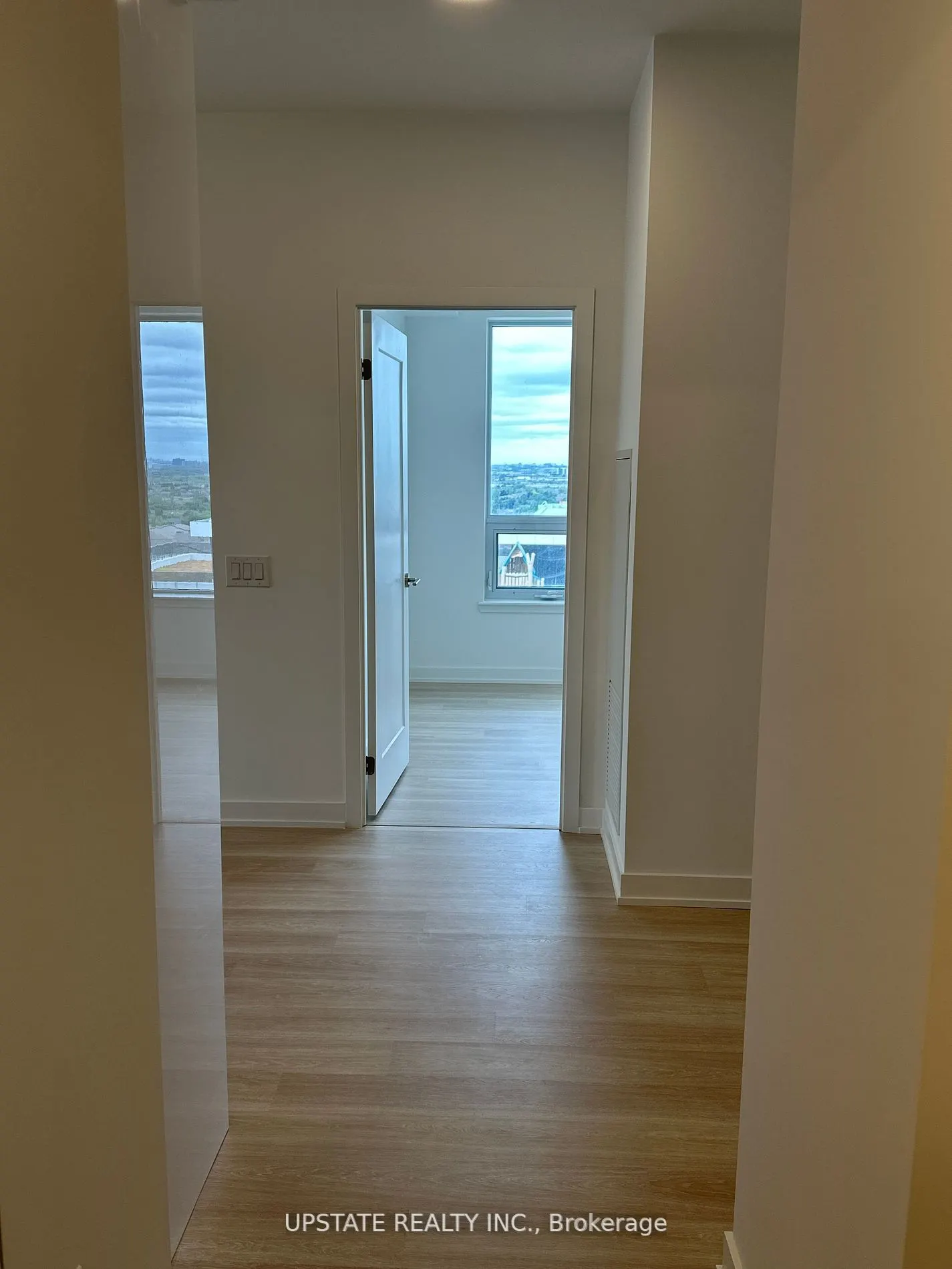 5105 Hurontario Street, #911