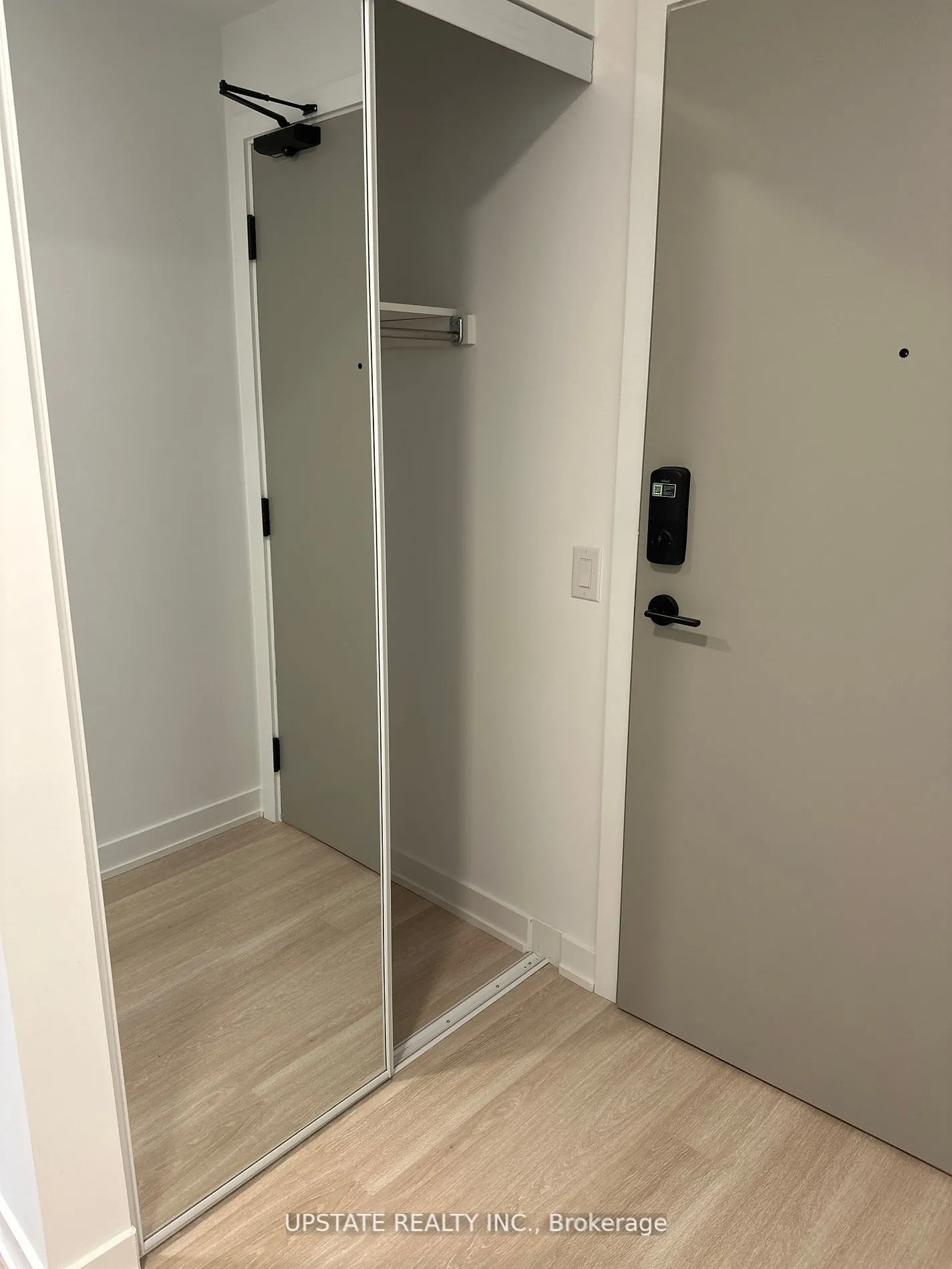 5105 Hurontario Street, #911