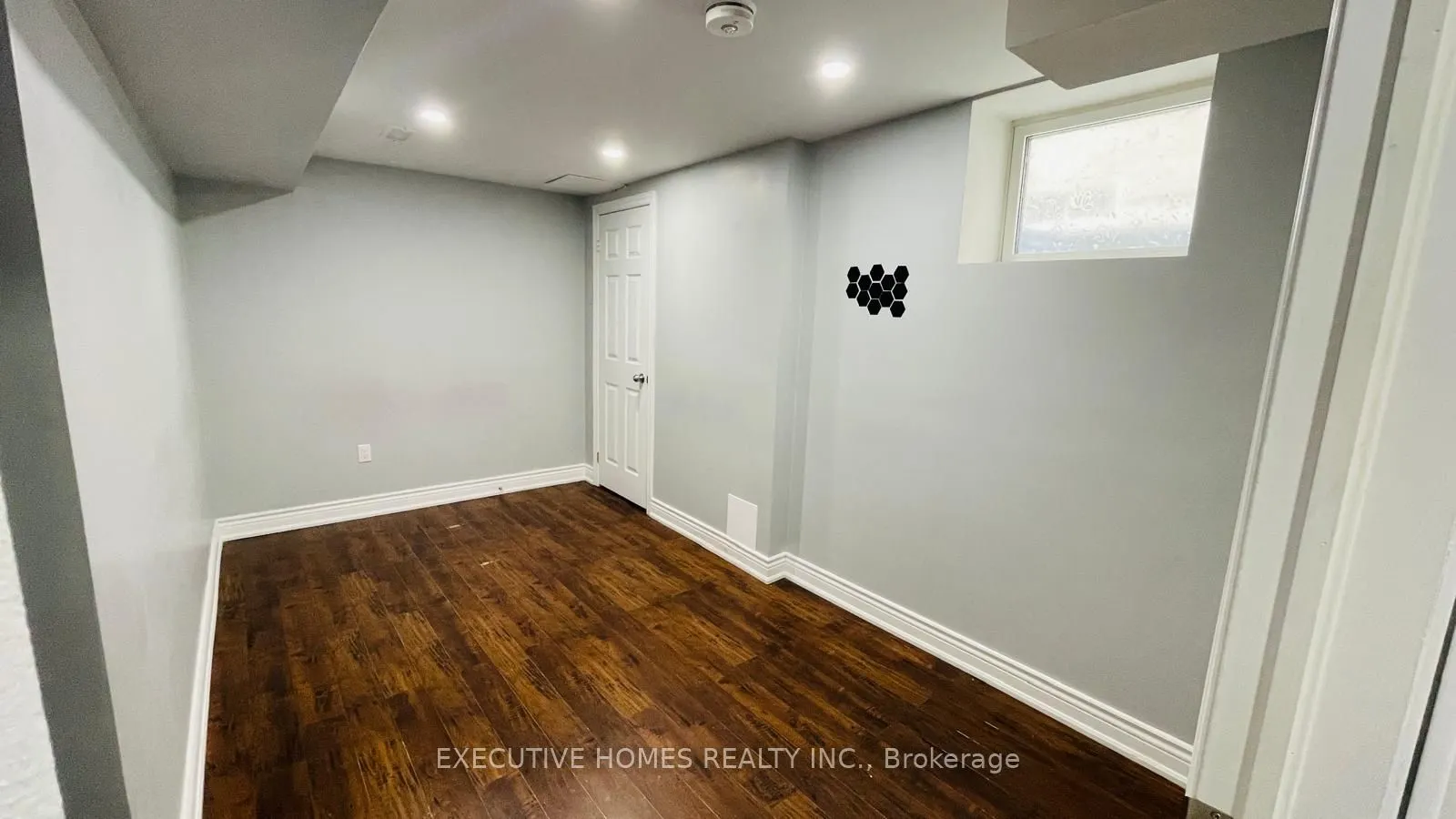 4789 Colombo Crescent, #Basement