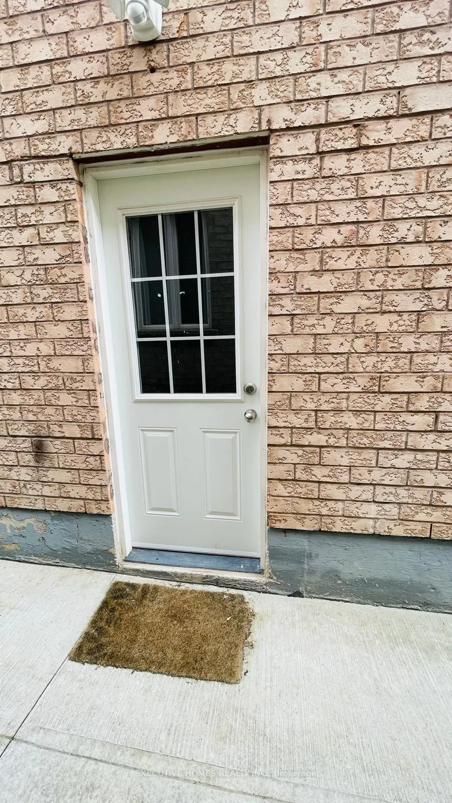 4789 Colombo Crescent, #Basement