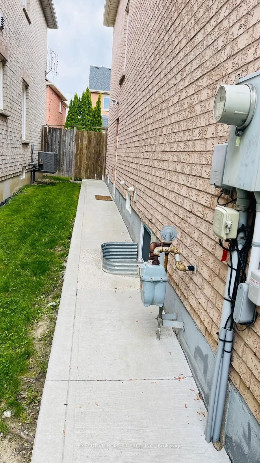 4789 Colombo Crescent, #Basement