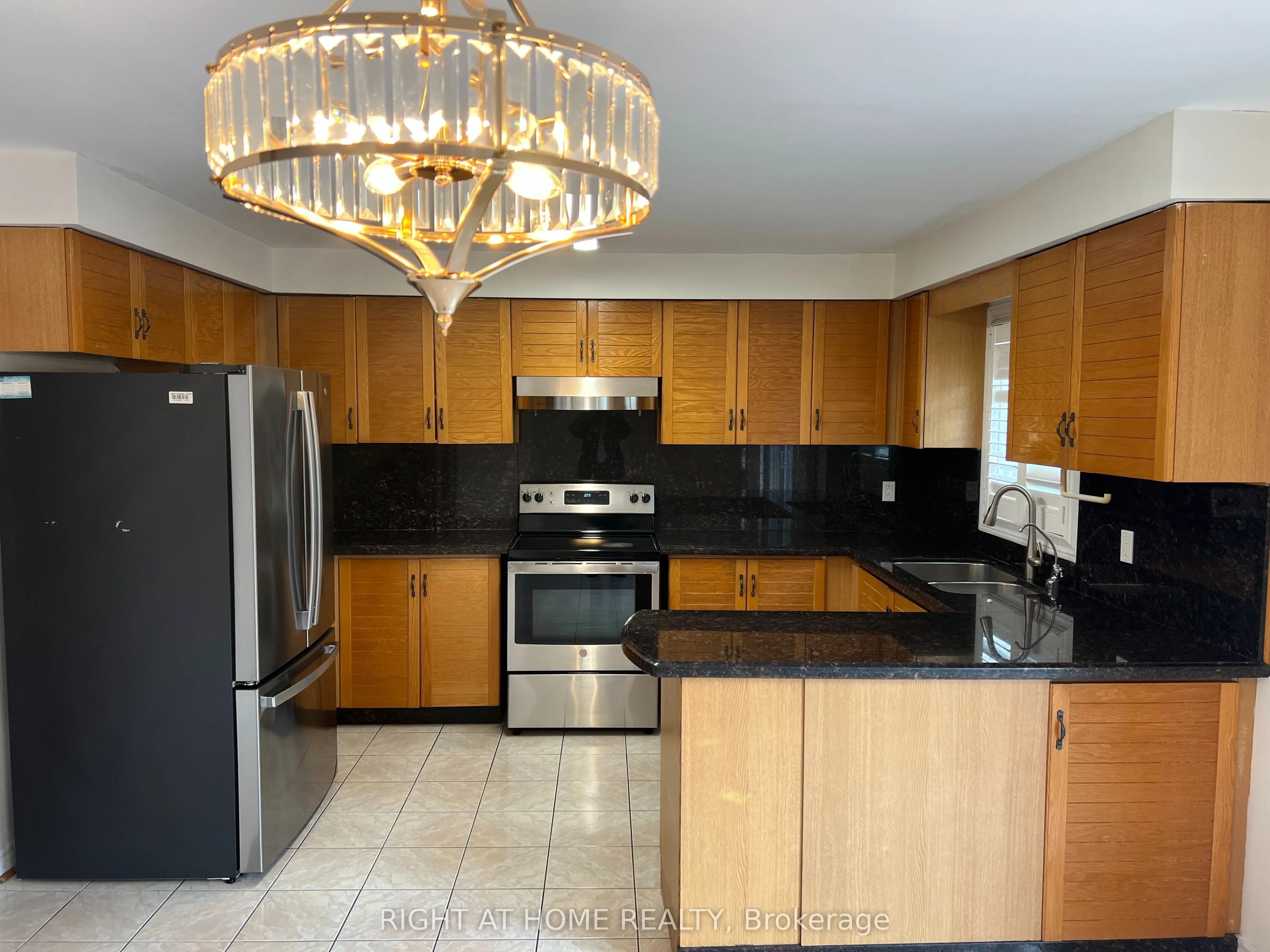 5191 Guildwood Way, #Upper portion