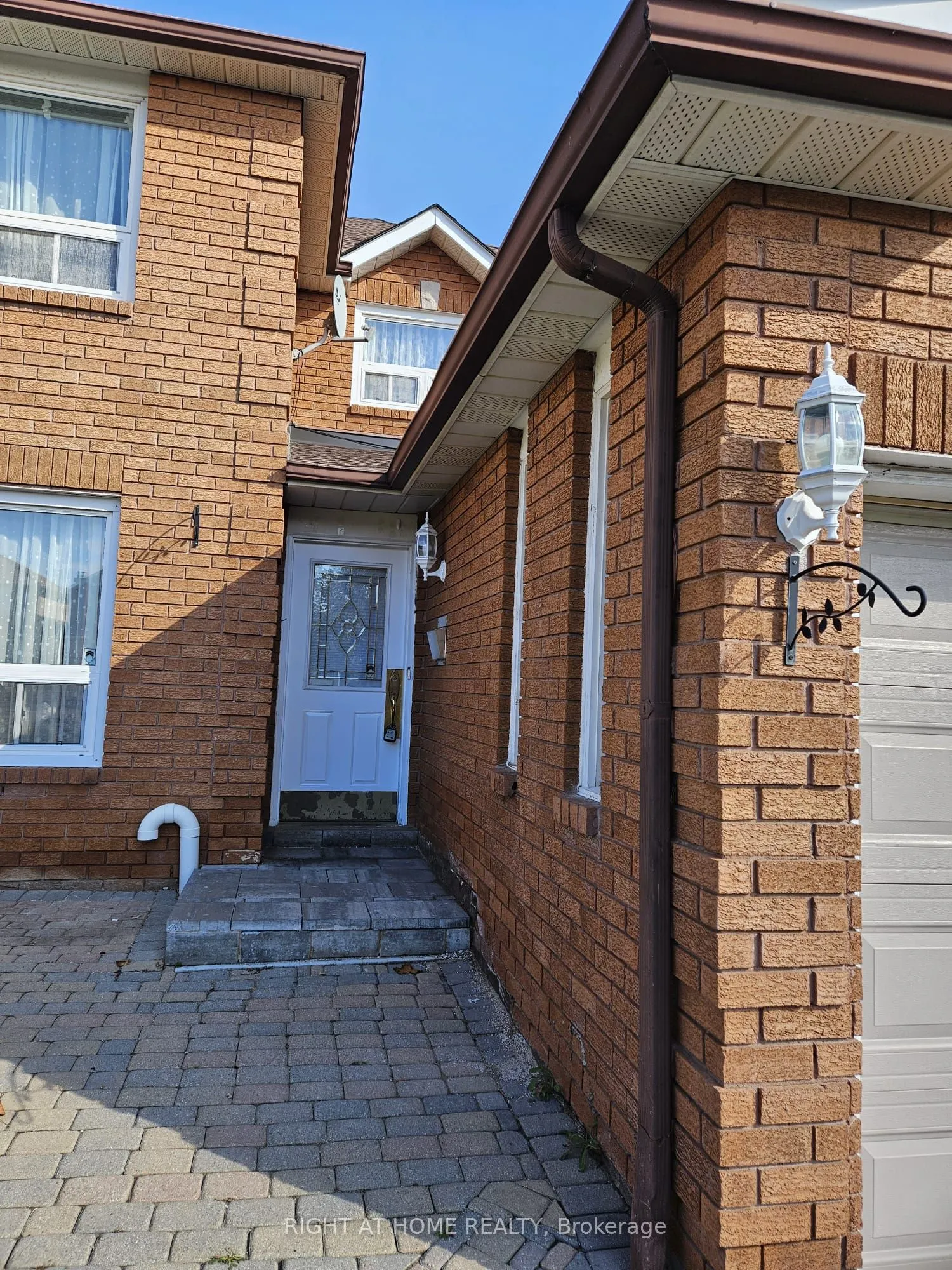 5191 Guildwood Way, #Upper portion