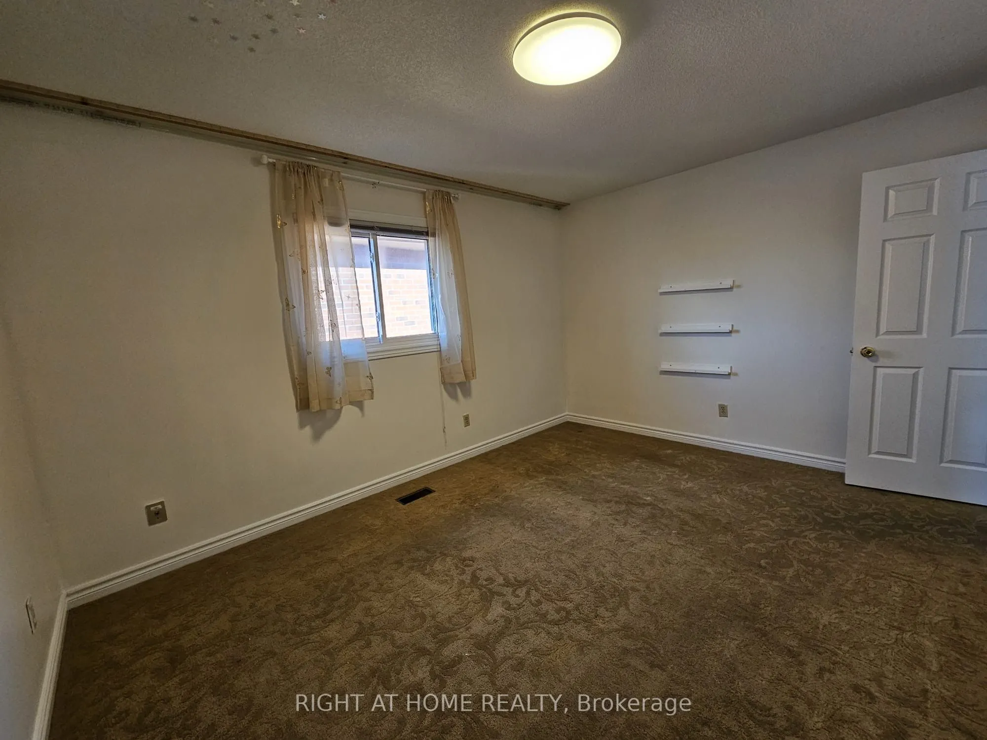 5191 Guildwood Way, #Upper portion