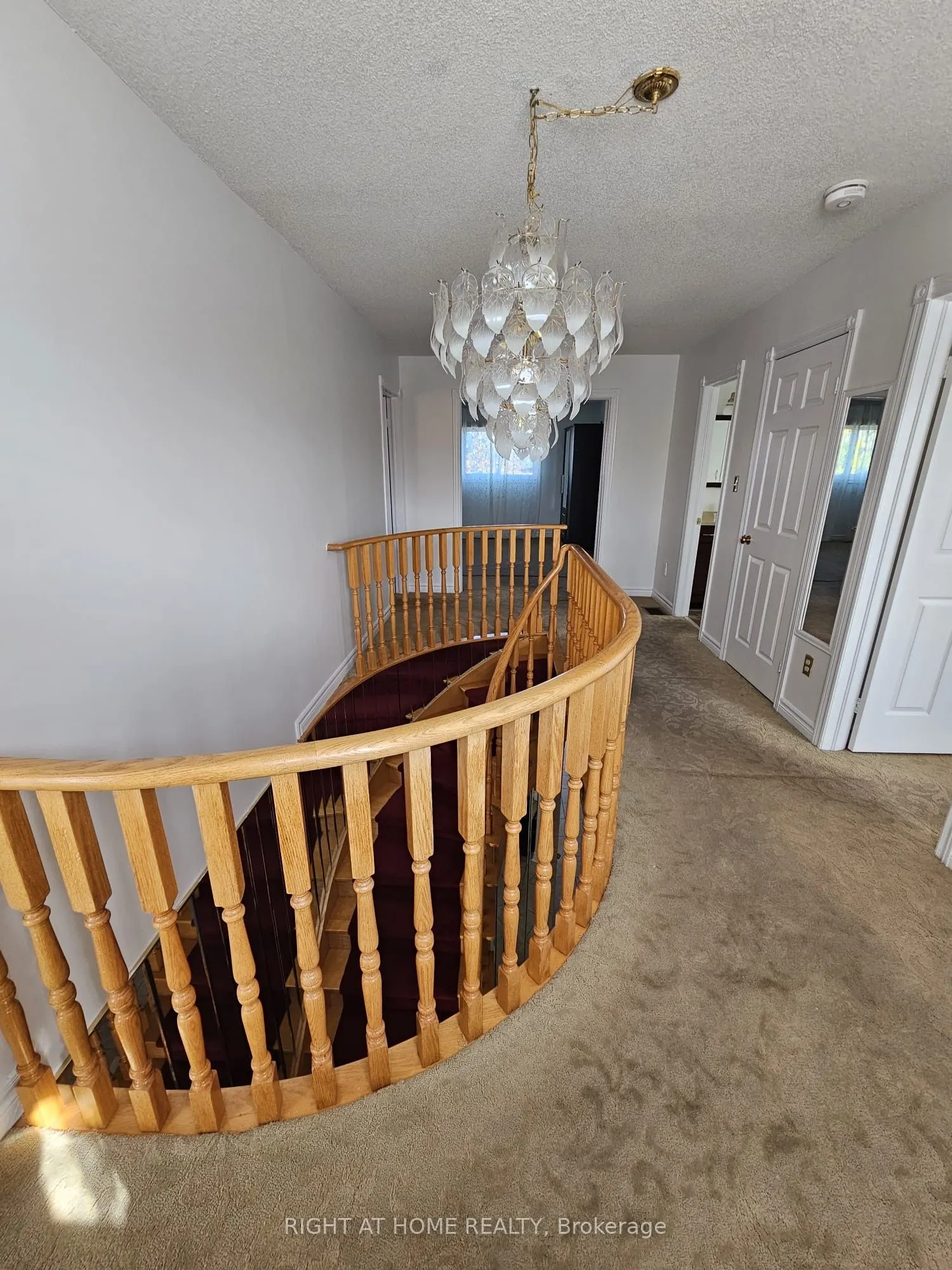 5191 Guildwood Way, #Upper portion