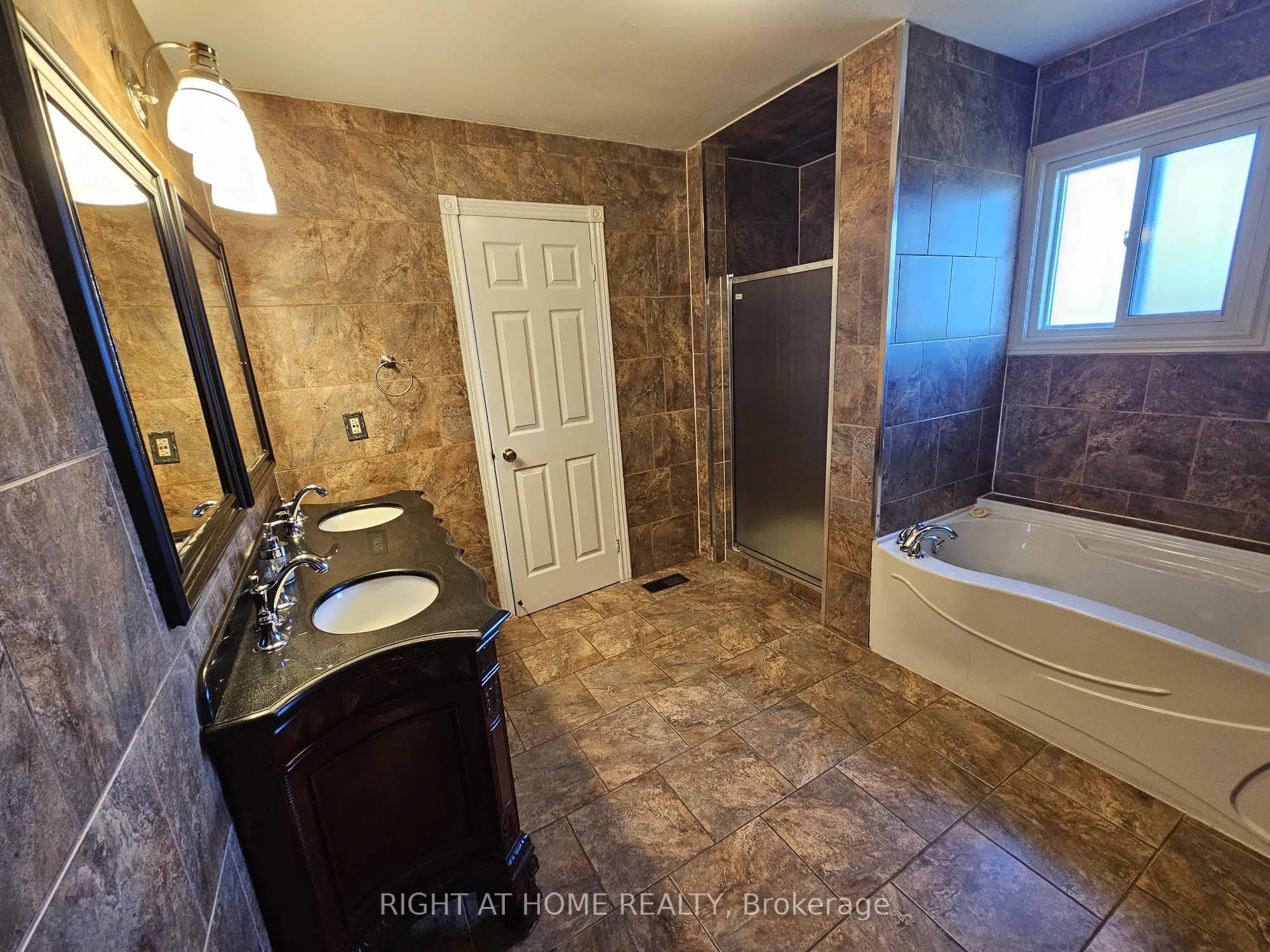 5191 Guildwood Way, #Upper portion